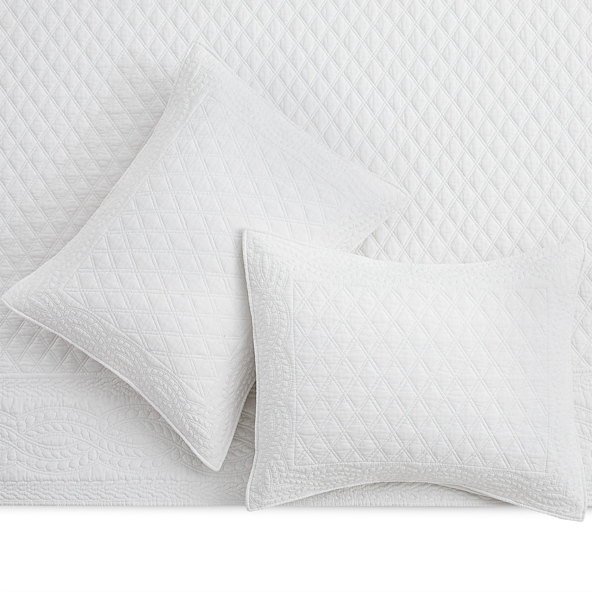 Luxury Ballou Bedspread Set - Soft & Breathable Queen Size Bedding - Perfect for Master Bedroom, Guest Room & Hotel Decor