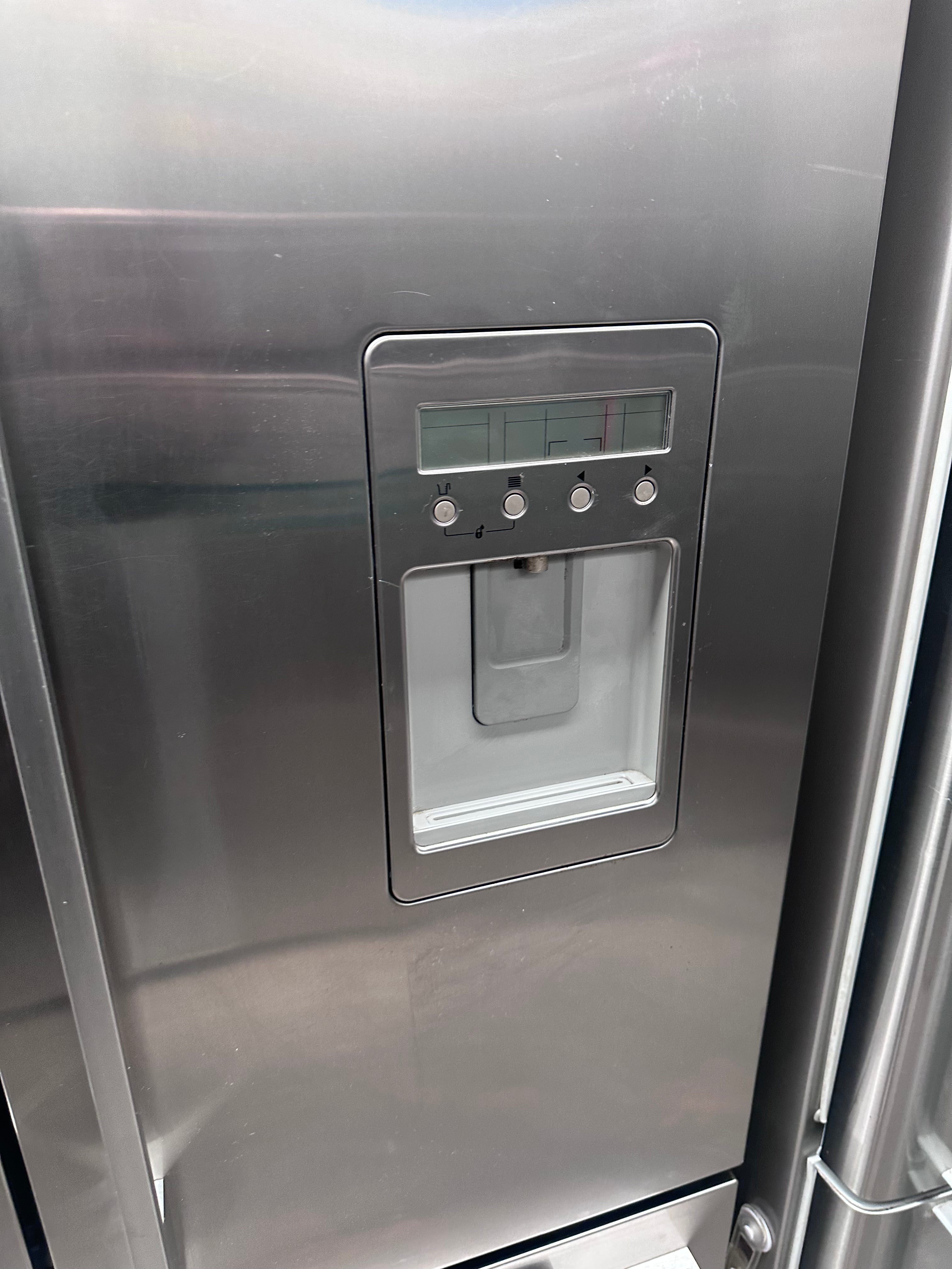 Fisher & Paykel 610L French Door Refrigerator with Water & Ice Dispenser - Certified Refurbished | Perfect for Modern Kitchens & Large Families