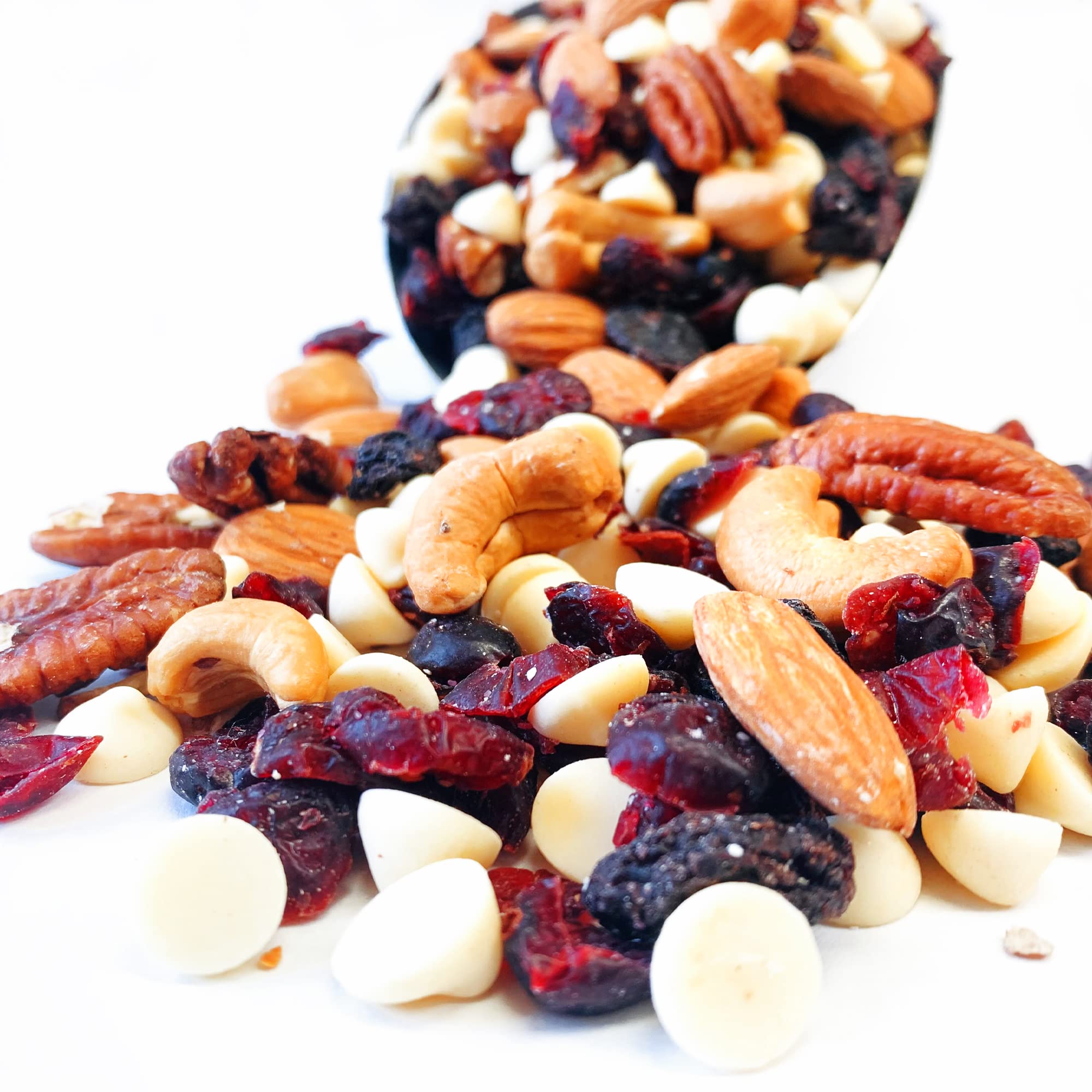 NY SPICE SHOP Premium White Raspberry Truffle Trail Mix with Almonds, Cashews & Dried Fruits - Healthy Snack for Adults & Kids - 1lb Resealable Bag - Perfect for Hiking, Office Snacks & School Lunches