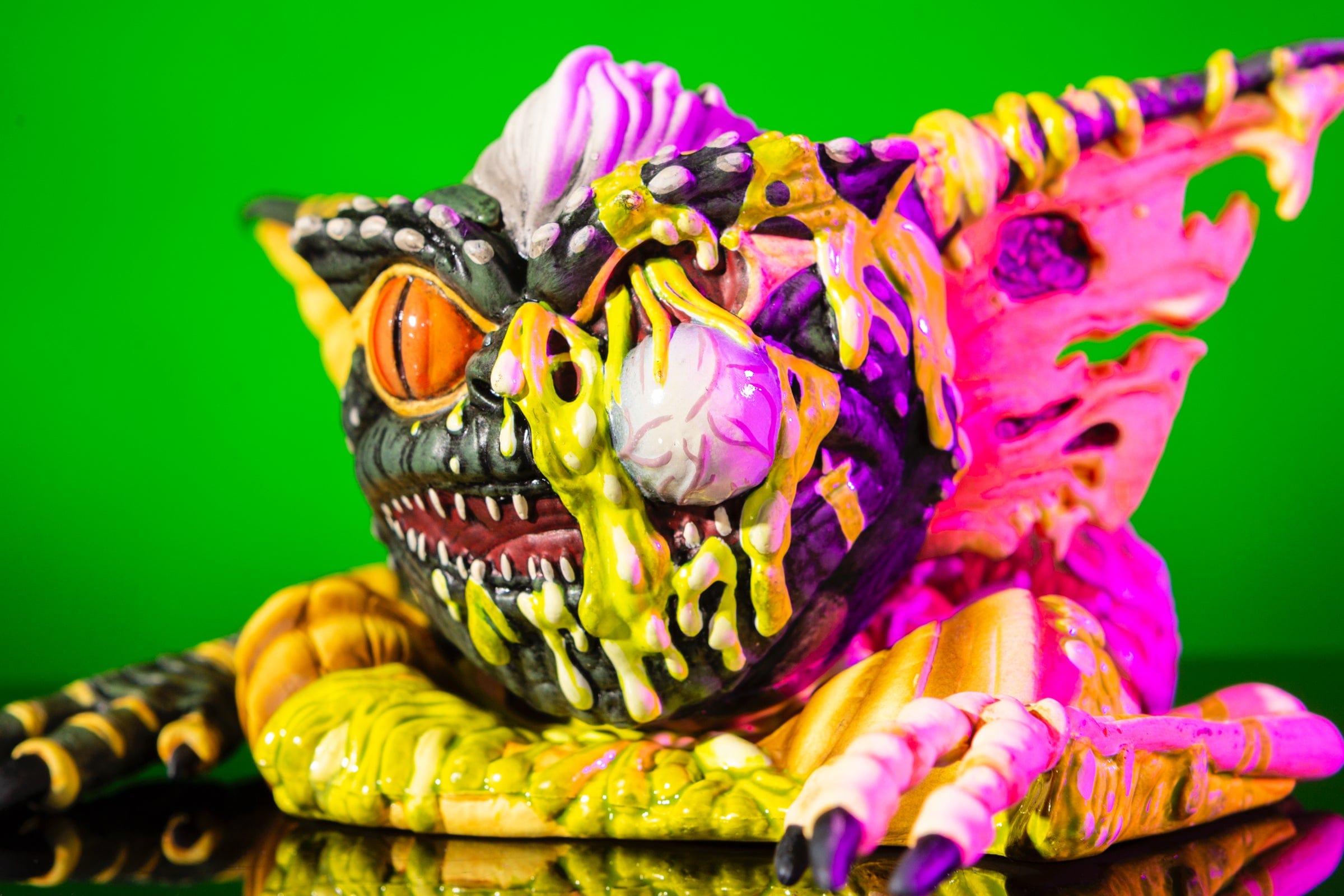 Melting Stripe Mondoid Vinyl Figure - Cute Kawaii Collectible Art Toy for Desk Decor, Gift for Anime & Pop Culture Fans - Perfect for Home Office, Gaming Room & Shelf Display