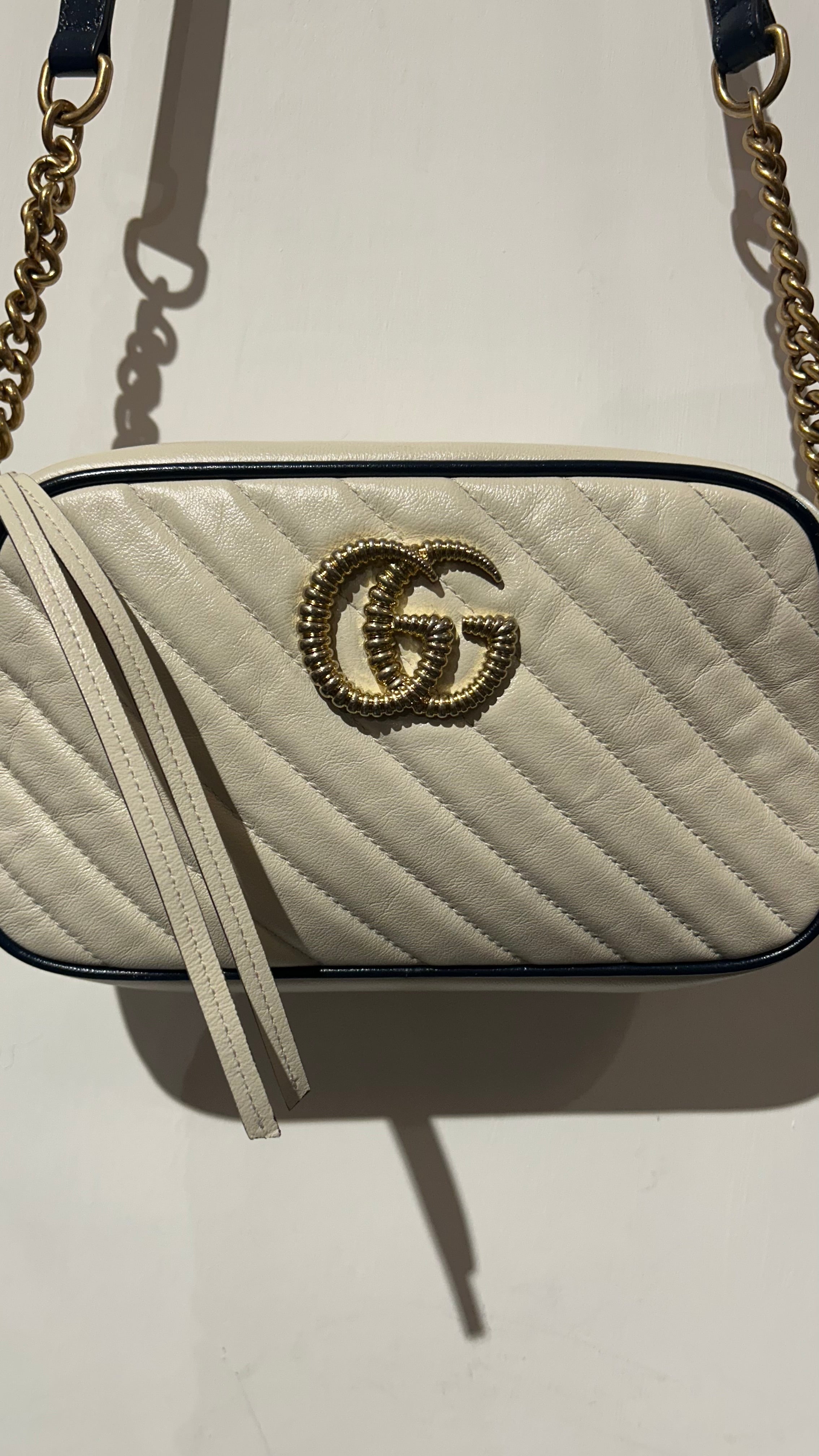Gucci White Crossbody Bag for Women - Stylish Leather Shoulder Purse for Everyday Use, Travel & Shopping
