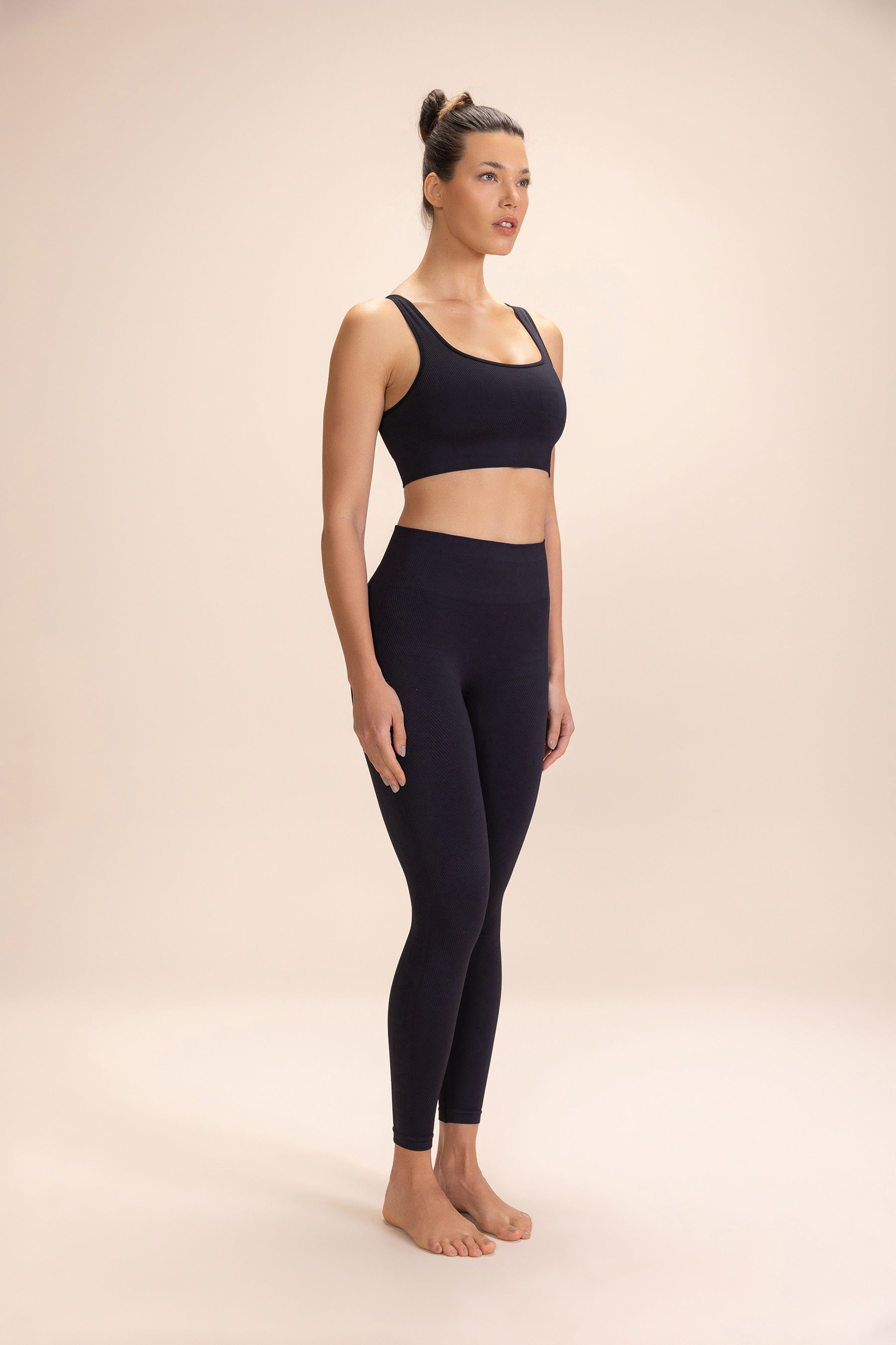 High-Quality Seamless Sports Bra for Women - Comfortable Workout & Yoga Top - Perfect for Gym, Running, and Active Lifestyle
