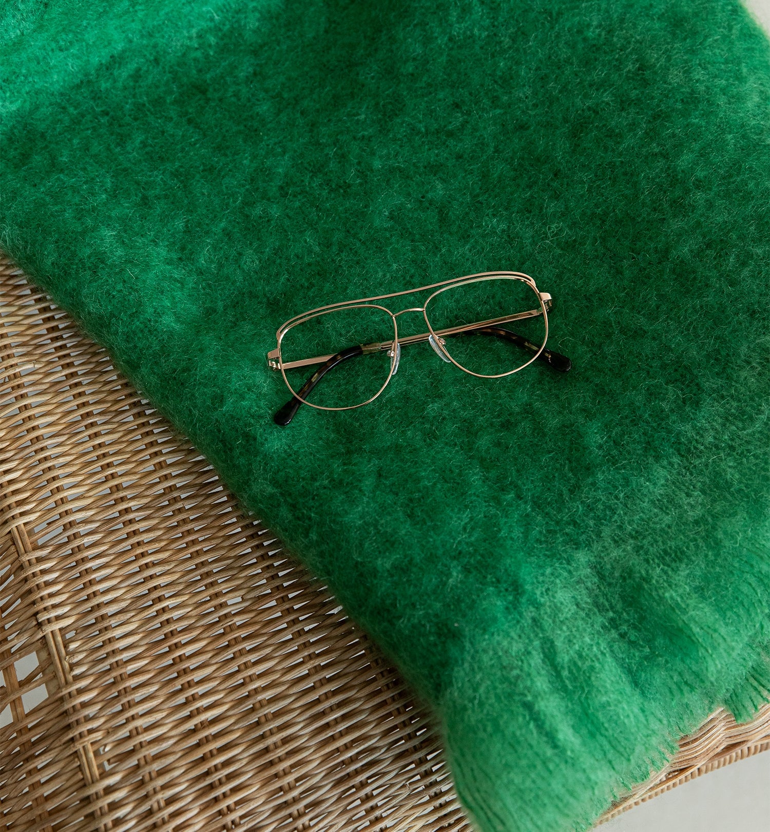 Stylish Lofty Eyeglasses for Men & Women - Trendy Lightweight Frame with UV Protection - Perfect for Reading, Driving & Daily Wear
