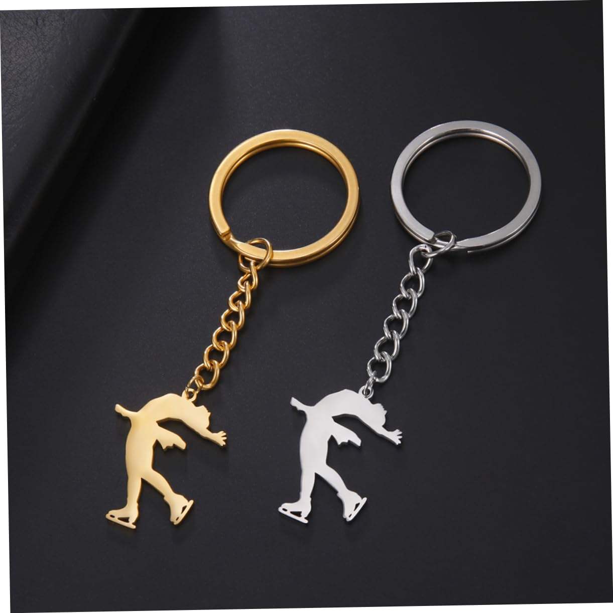 BESPORTBLE 2PCS Ice Skating Charm Keychain - Stainless Steel Boot Shaped Keyring for Skating Fans - Perfect for Party Favors, Gifts & Winter Sports Enthusiasts