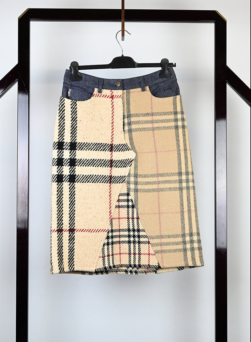 Burberry Check Longuette Skirt Size 42 - Classic Plaid Design for Women | Perfect for Office, Parties & Casual Outfits