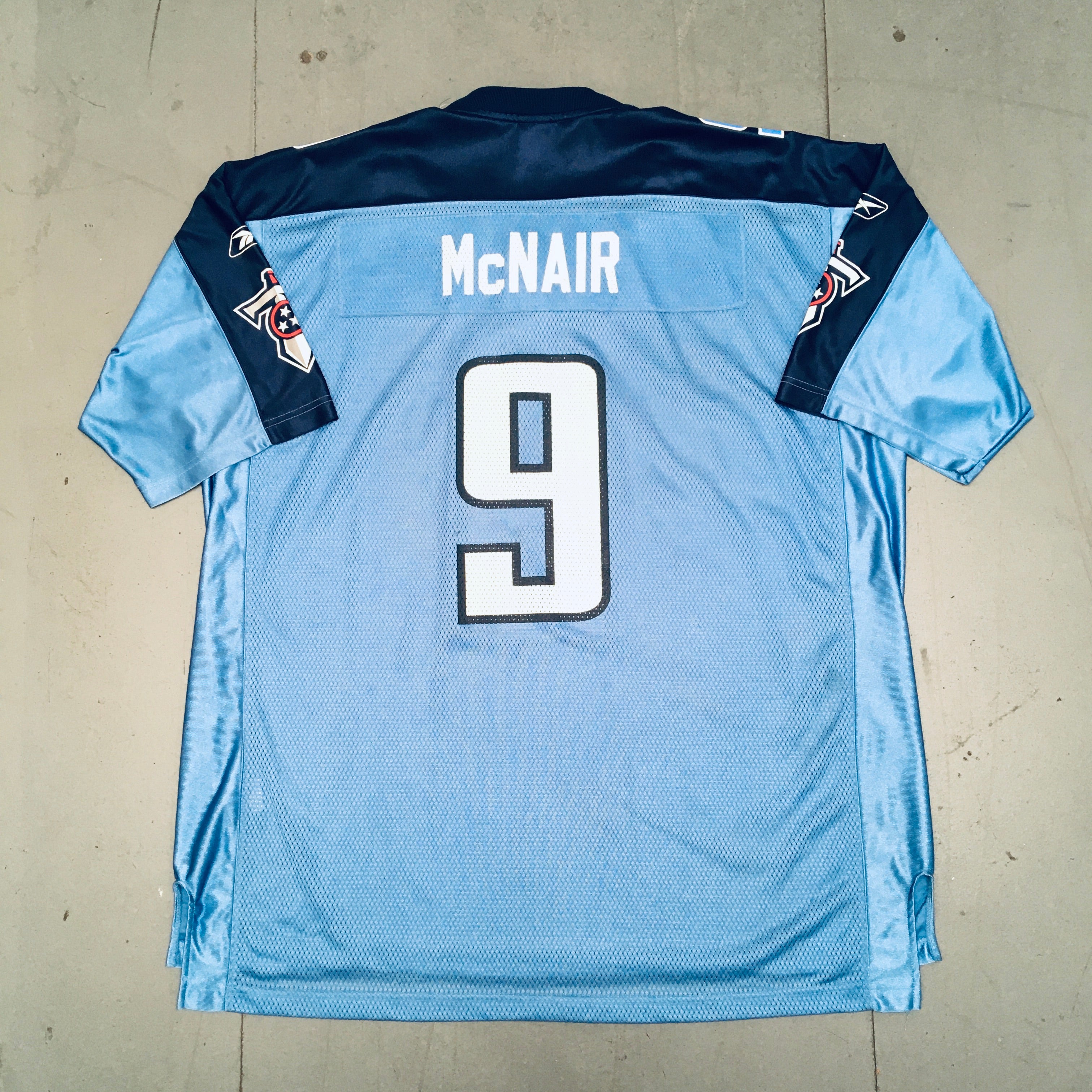 Tennessee Titans Steve McNair 2003/04 Jersey XXL - Authentic NFL Football Fan Gear for Game Day & Sports Memorabilia Collection