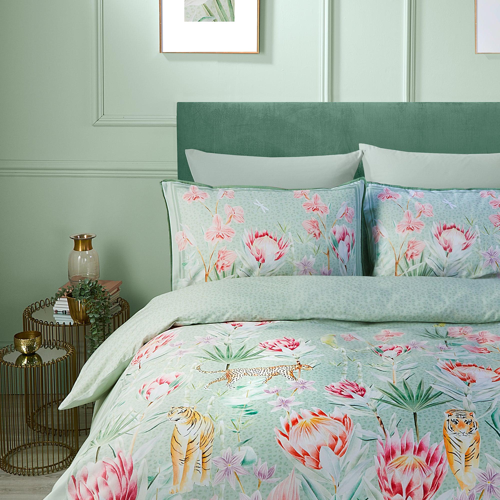 Tropical Leopard Print Duvet Cover Set - Green Jungle Animal Theme Bedding for Boho & Safari Decor - Perfect for Bedroom, Guest Room & Vacation Rental