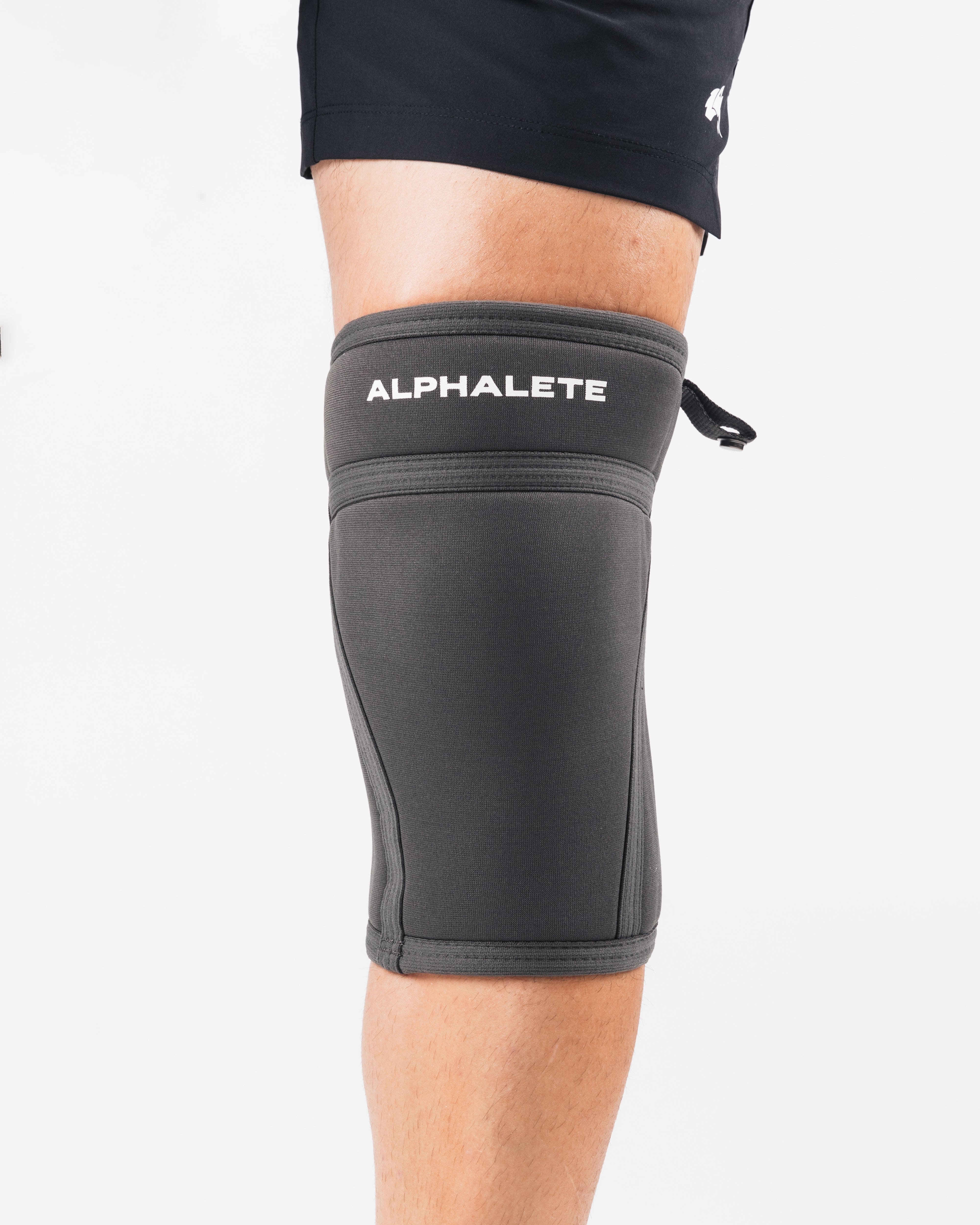 Best Knee Sleeves for Workout & Weightlifting - Compression Support for CrossFit, Powerlifting & Gym - Pain Relief & Joint Protection (Black) - Ideal for Fitness Enthusiasts & Athletes