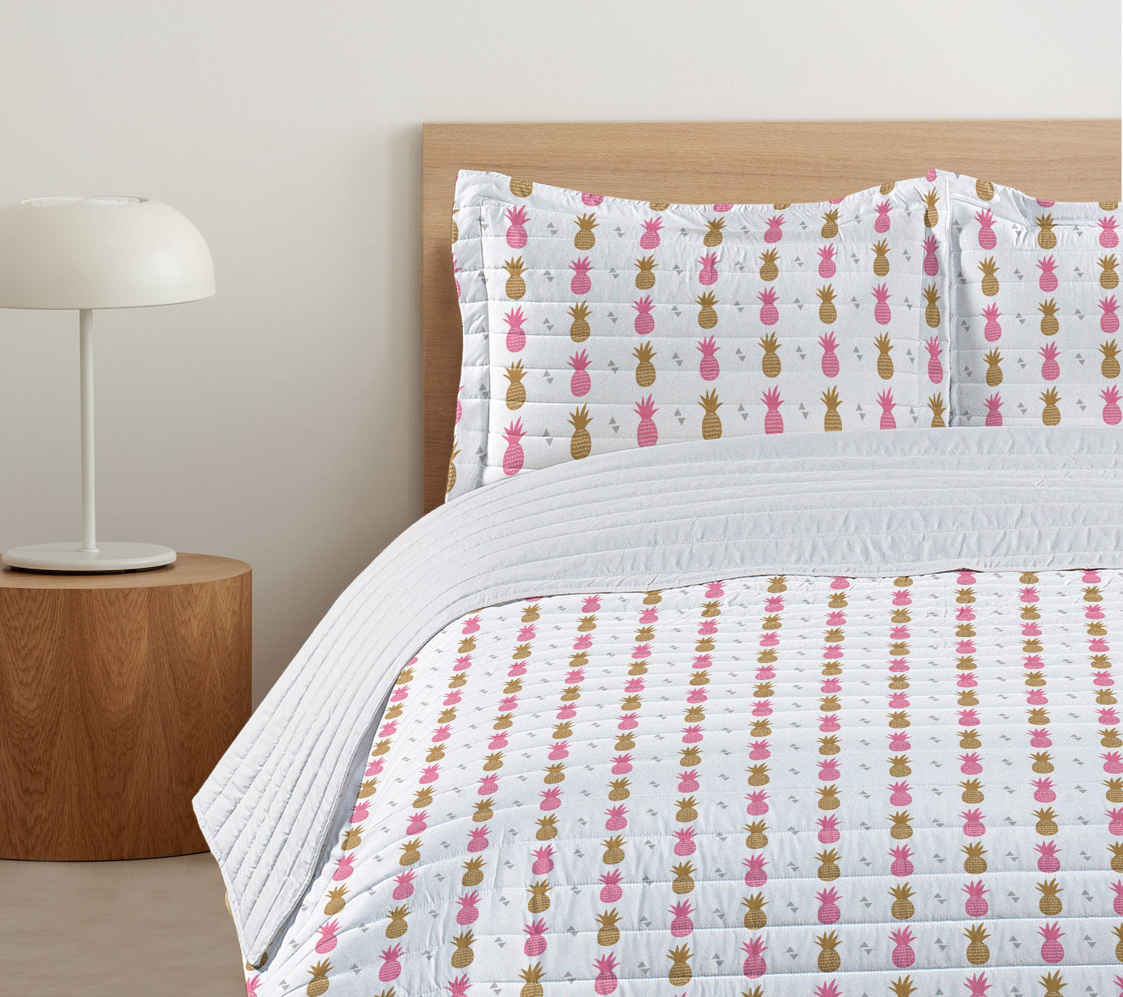 Ambesonne Pineapple Microfiber Bedding Set - Queen Size Soft Comforter with Pillow Shams, Pink & Brown Tropical Fruit Pattern on Plain Background - Perfect for Beach House Decor, Summer Bedroom, or Tropical Theme Guest Room