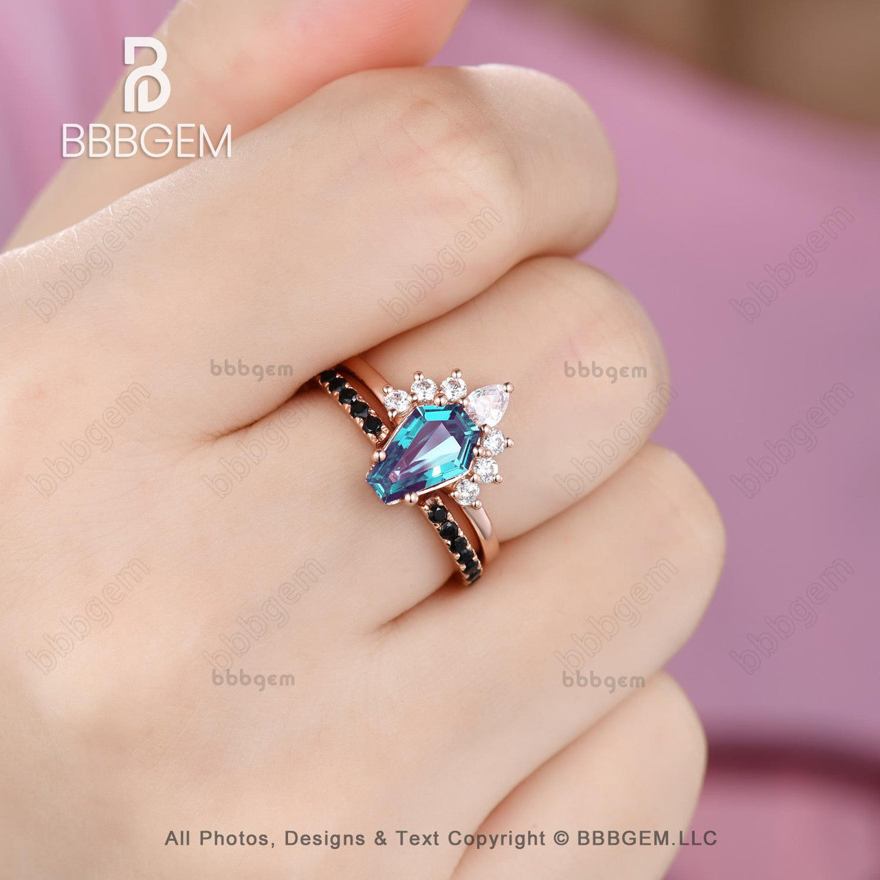 Vintage Rose Gold Coffin Alexandrite Engagement Ring Set with Open Gap Black Spinel Band for Women - Perfect Anniversary Gift for Her, Wedding Proposal, Valentine's Day & Special Occasions