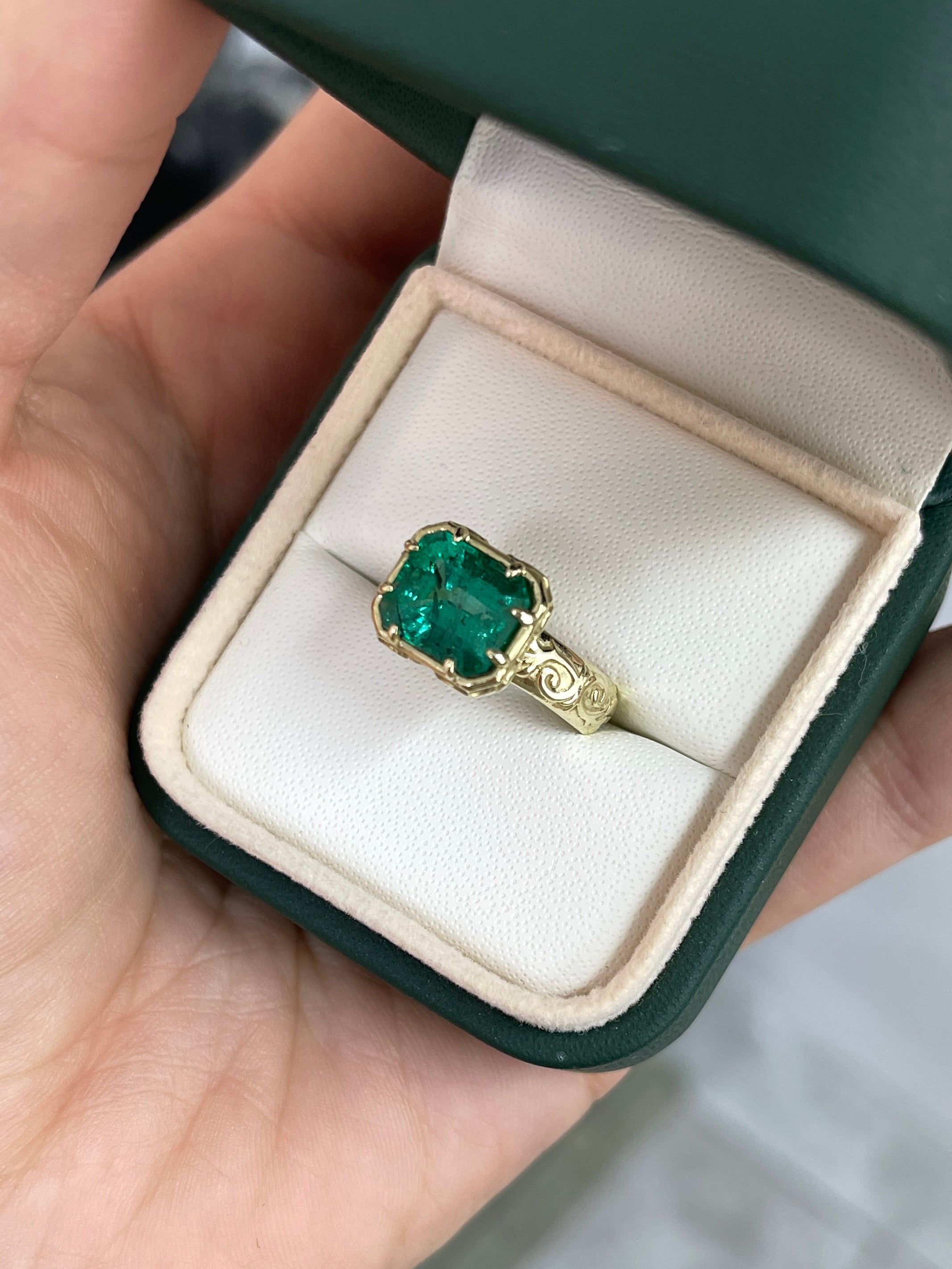 3.65ct 14K Gold East-West Emerald Solitaire Ring with Scroll Engraving – Earth-Mined Natural Gemstone for Engagement, Anniversary & Special Occasions