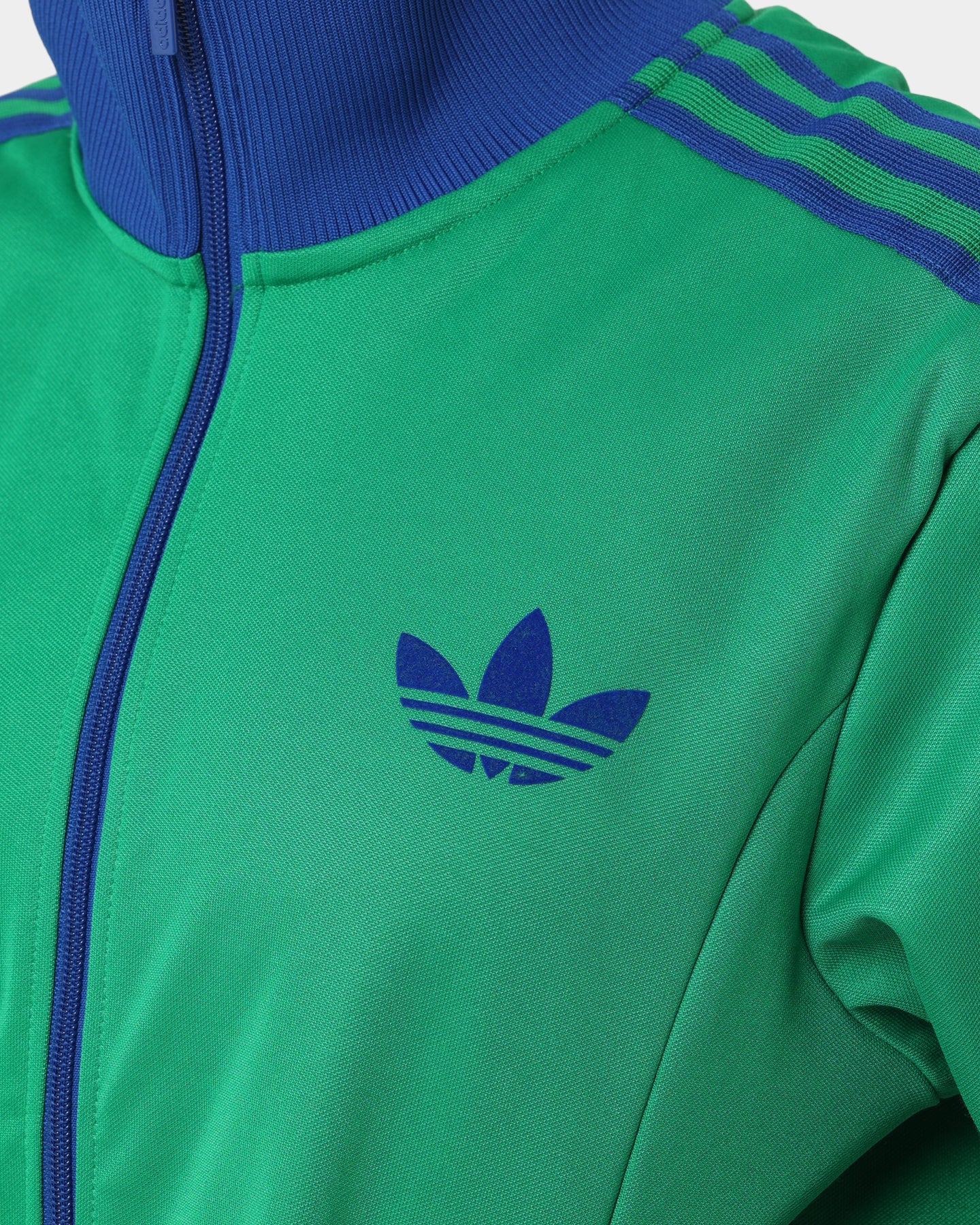 Adidas Adicolor Poly TT Jacket - Green Windbreaker for Men & Women | Lightweight Water-Resistant Outdoor Jacket for Running, Hiking & Casual Wear