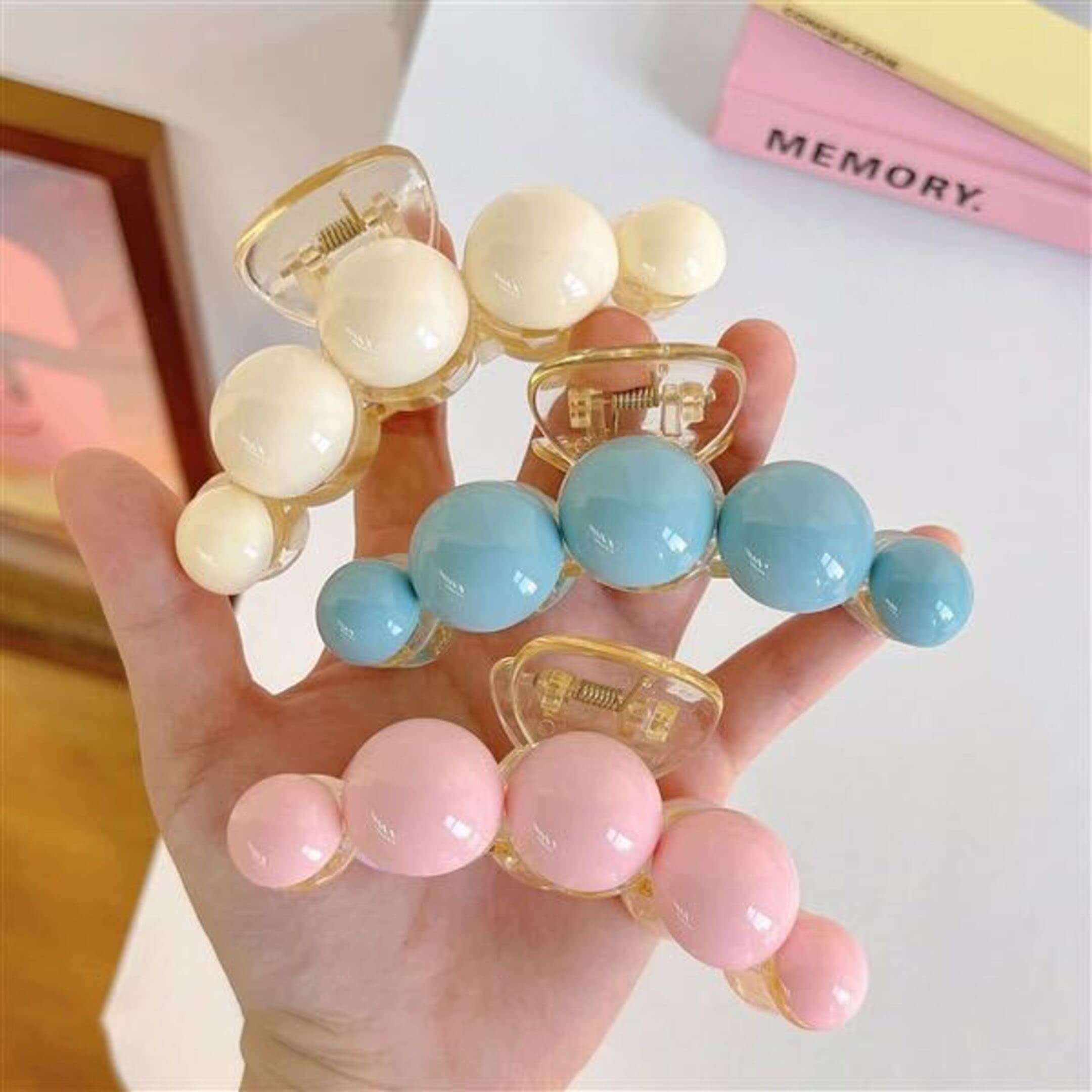 ANNACREATIONS Korean Fashion Hair Clips - 4 Pack Large Pearl Hair Claw Clips for Women & Girls, Elegant Barrettes & Jaw Clutches for Long Hair | Perfect for Parties, Weddings & Daily Styling