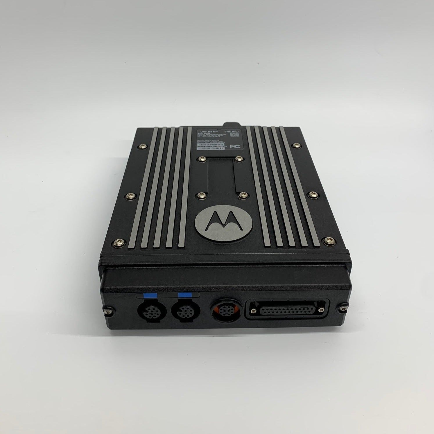 Motorola APX7500 M30TSS9PW1AN Dual Band VHF 800 MHz Two-Way Mobile Radio for Public Safety & Emergency Communications