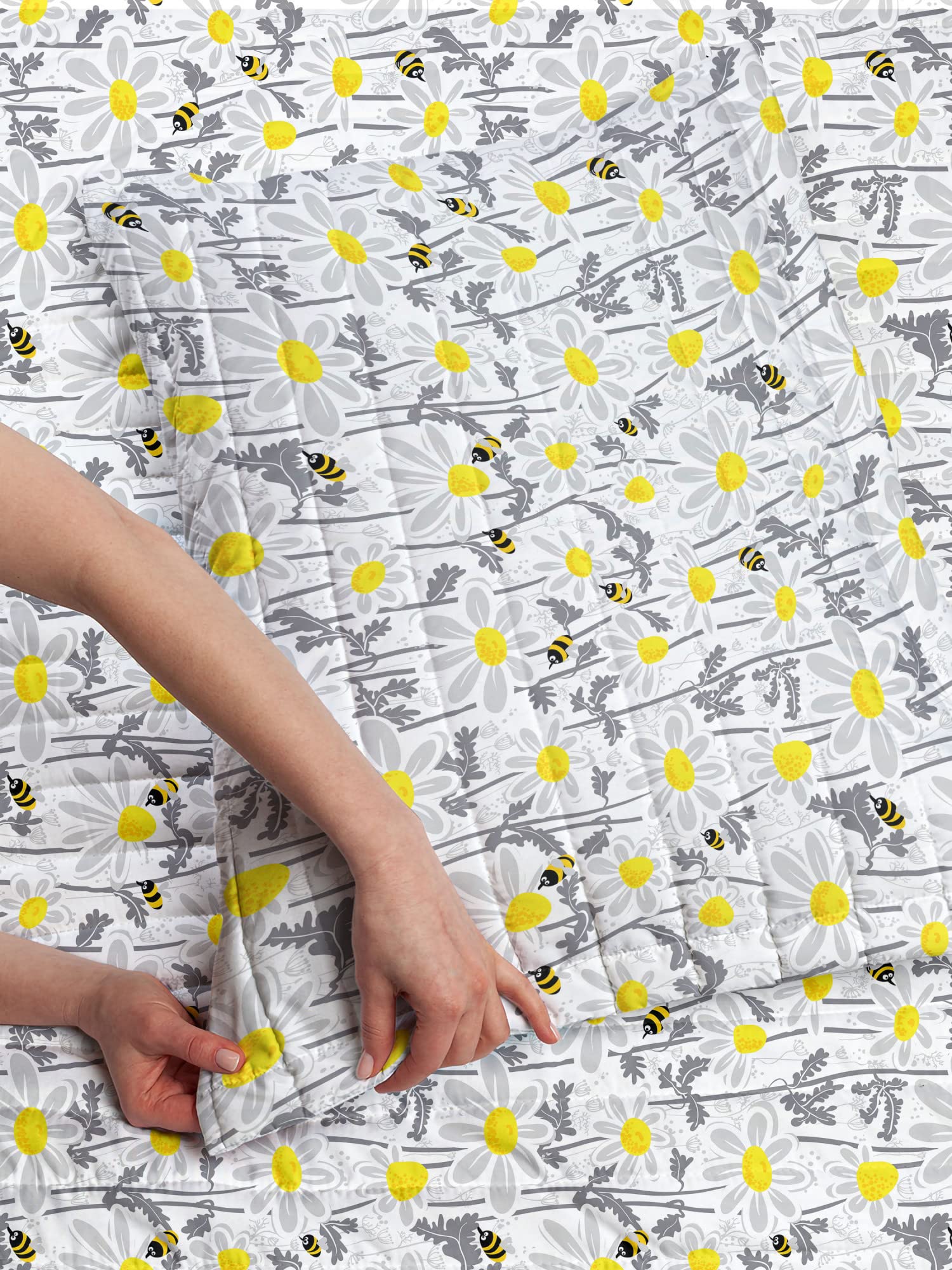 Ambesonne Grey Microfiber Bedspread Set with Daisy Flowers & Bees Design - Twin Size Yellow White Soft Bedding Set Includes Pillow Sham & Comforter | Spring Honey Petals Nature Theme for Cozy Bedroom Decor