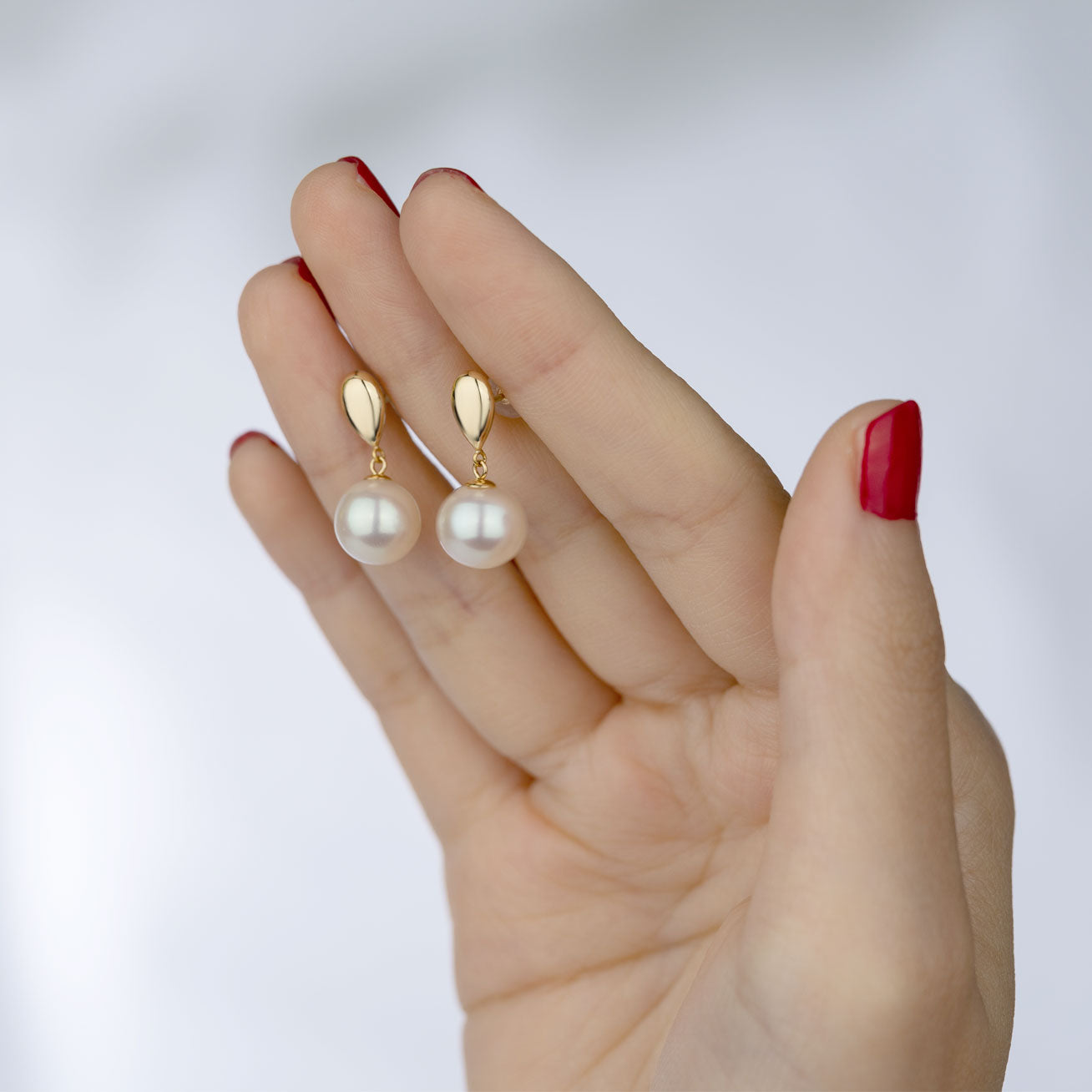 18K Gold Freshwater Pearl Earrings KE00102 - Classic Stud Earrings for Women, Perfect for Weddings, Parties & Everyday Elegance