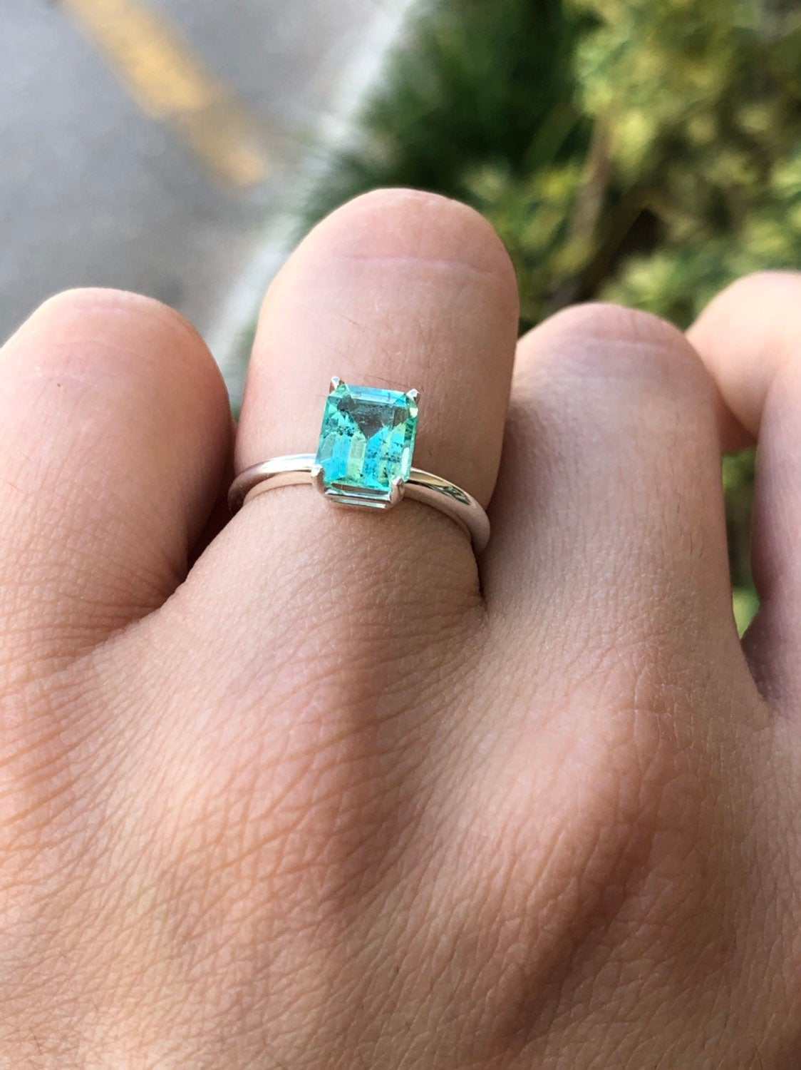 1.50 Carat Natural Emerald Solitaire Engagement Ring in 925 Sterling Silver - Perfect for Proposals, Anniversaries & Romantic Occasions