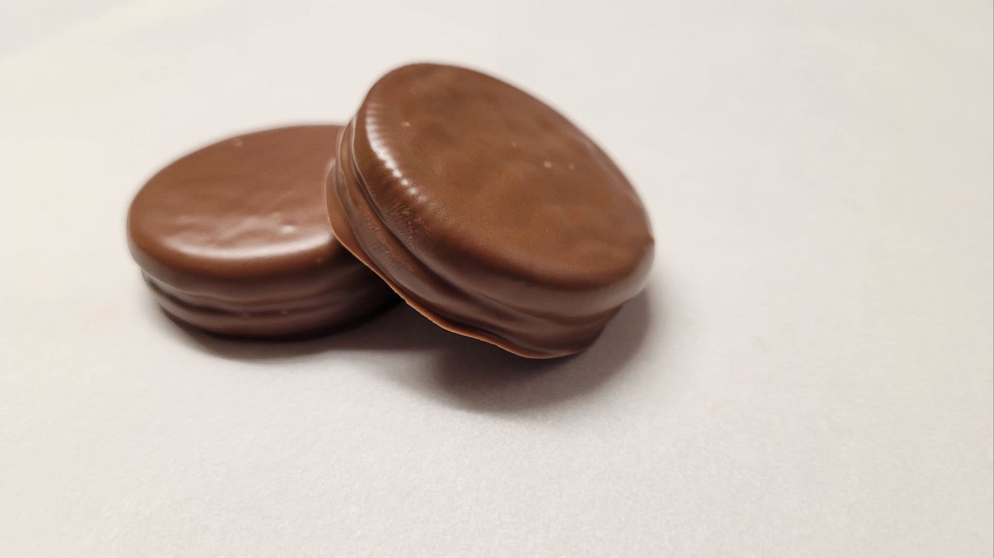Delicious Chocolate Covered Cookies - 100 Pieces in Elegant Gold Foil Wrapping | Perfect for Gifts, Parties & Holiday Treats