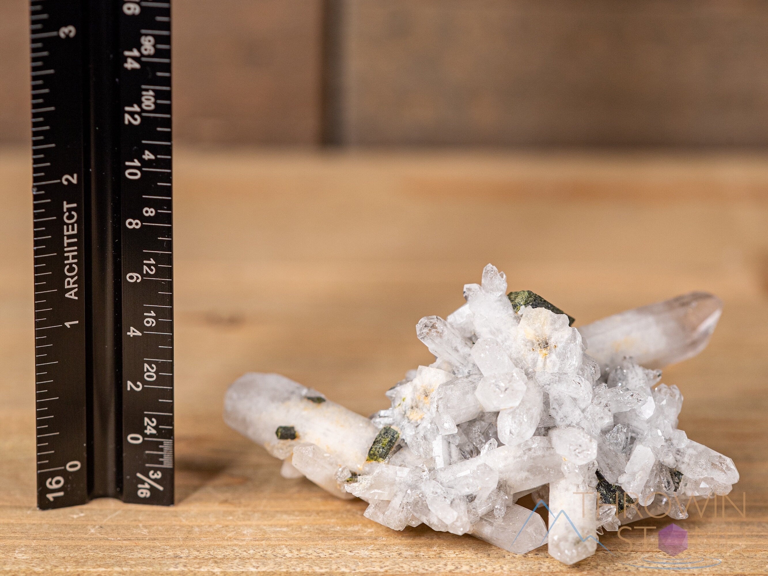 Natural Quartz with Epidote Raw Crystal Cluster - Unique Housewarming Gift, Healing Stones for Home Decor & Spiritual Energy - Perfect for Meditation, Reiki & Feng Shui