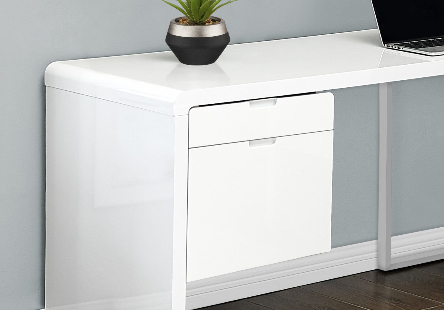 Mysa Desk - Modern White Writing Desk for Home Office, Study & Workspace | Sleek Design & Durable Construction | Perfect for Remote Work, Online Classes & Small Spaces
