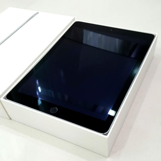 Apple iPad Air 2 64GB WiFi Only - Lightweight Tablet for Work, Study & Entertainment | Portable Device for Business, Online Classes & Streaming