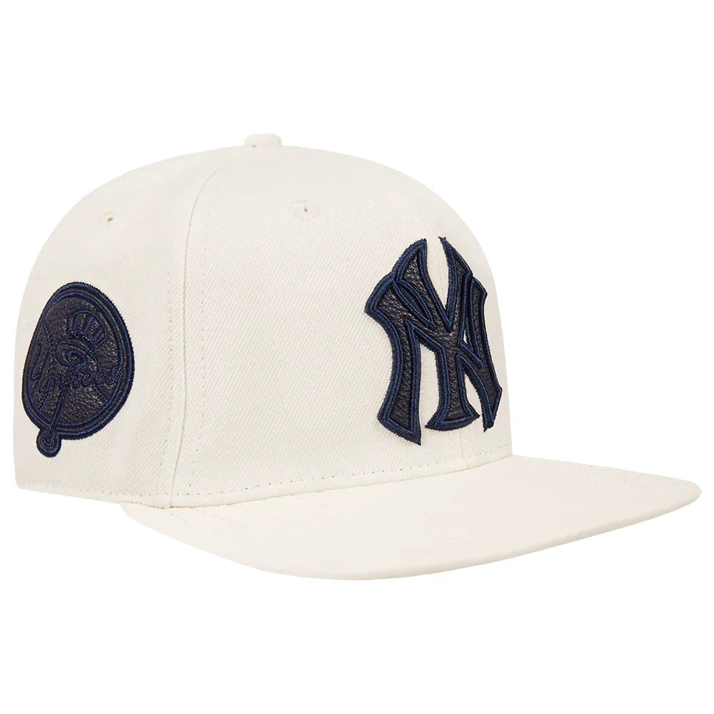 New York Yankees Snapback Hat - MLB Official Unisex Adjustable Baseball Cap in Eggshell White | Perfect for Games, Fan Gear & Streetwear Fashion