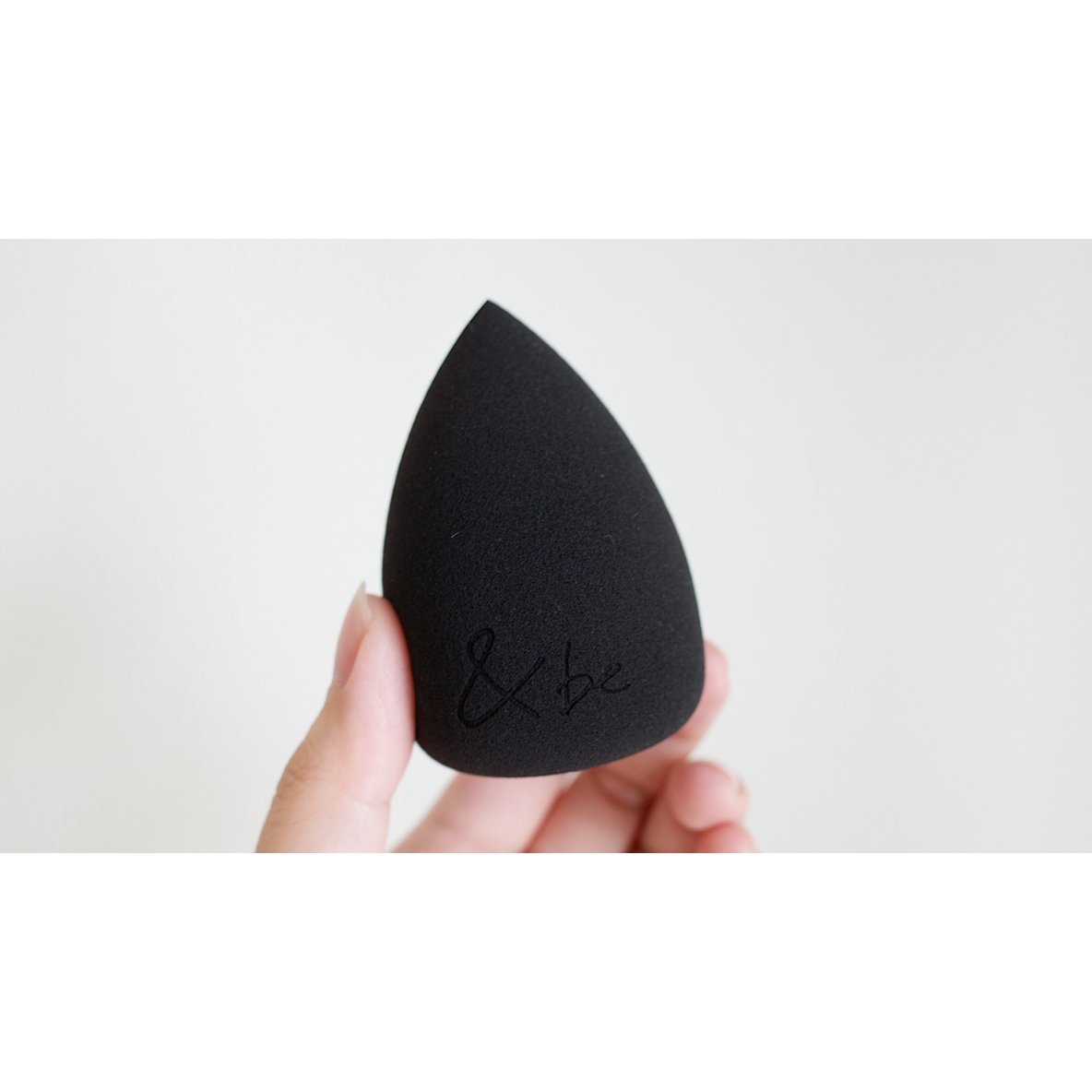 &be Black Face Sponge for Makeup - Soft Beauty Blender for Flawless Foundation Application - Perfect for Daily Makeup, Contouring & Professional Use