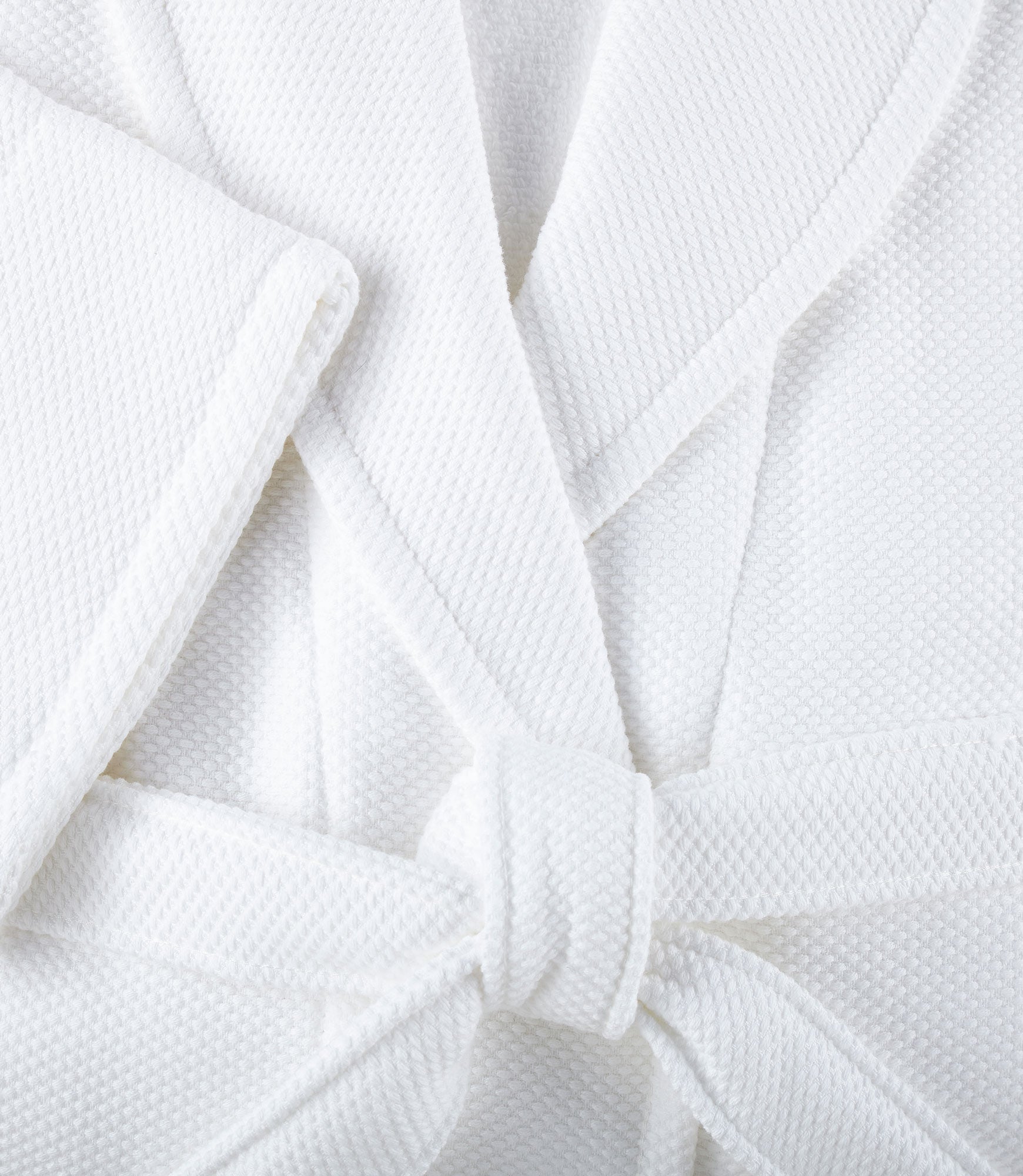 Luxury Spa Bathrobe for Women & Men - Soft Plush Robe with Pockets - Perfect for Home, Spa, Hotel, and Relaxation