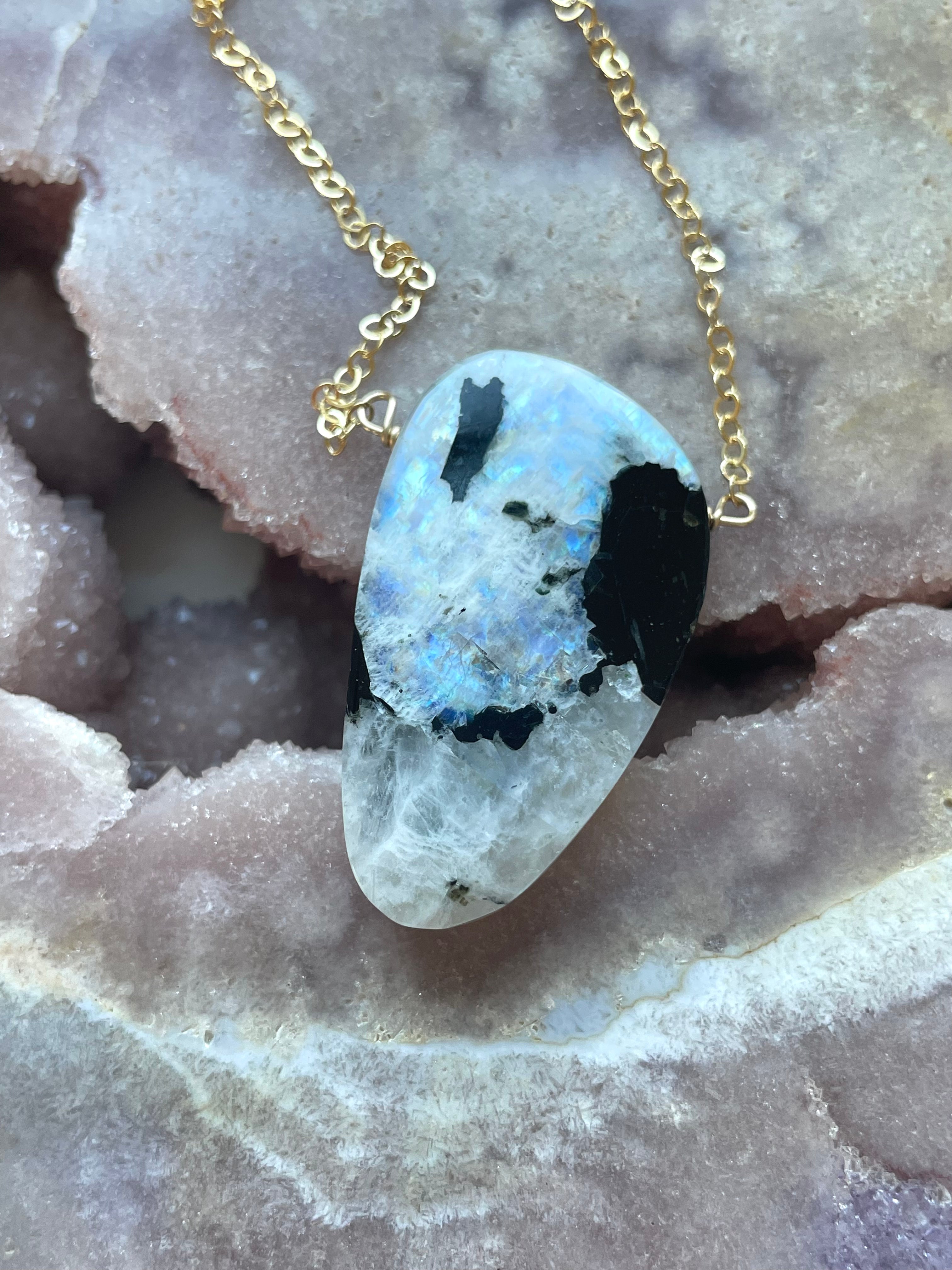 Moonstone Pendant Necklace - 14K Gold Filled Jewelry for Women - Elegant Healing Crystal Gift for Birthday, Anniversary & Everyday Wear