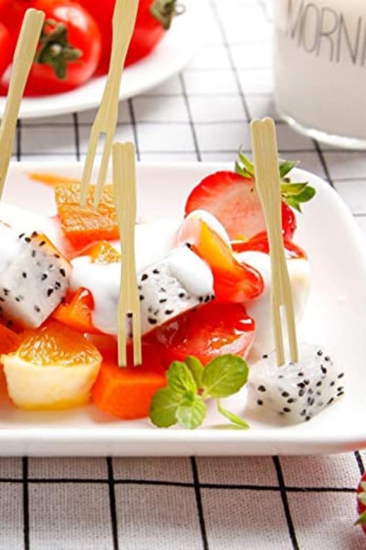 Eco-Friendly Disposable Wooden Fruit Forks - 3.5 Inch Mini Cocktail Picks (Pack of 160) - Perfect for Parties, Picnics, and Fruit Appetizers - Sustainable Wooden Cutlery for Snacks and Hors d'Oeuvres