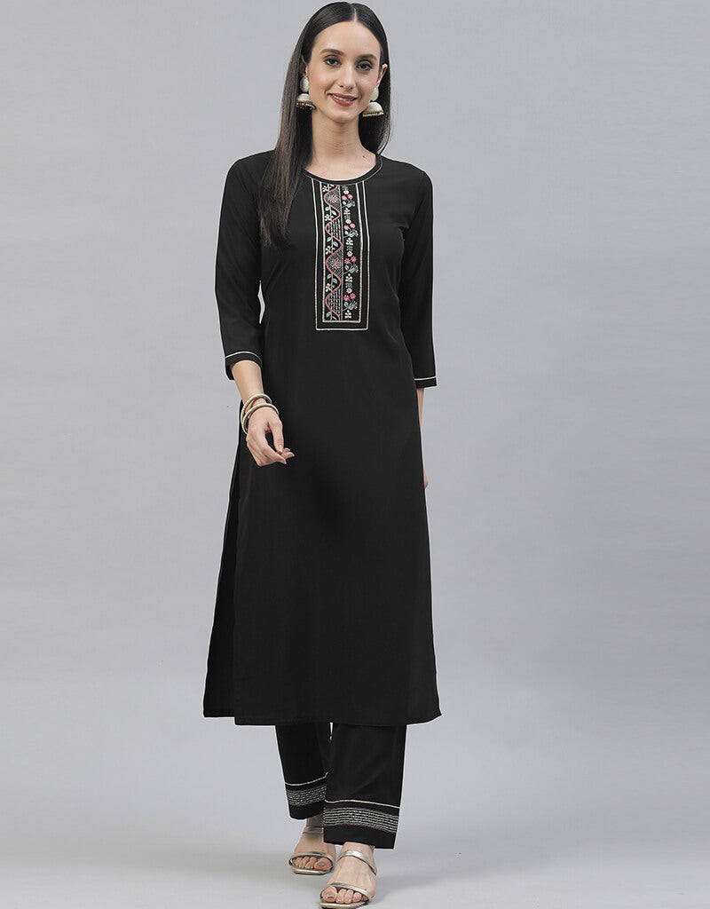 Elegant Black Crepe Pant Suit for Women - Formal Office Wear & Business Attire - Perfect for Work, Interviews, and Professional Events