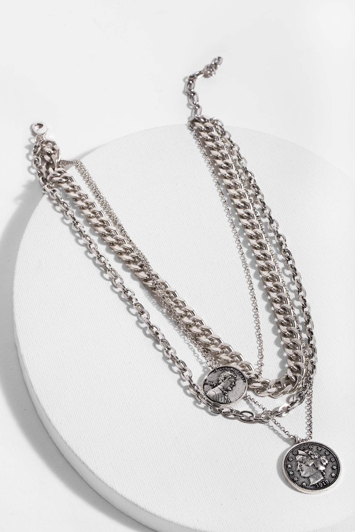 Layered Chain Coin Necklace for Women - Vintage Gold Silver Pendant Necklace Jewelry - Perfect for Casual Wear, Parties & Gifts
