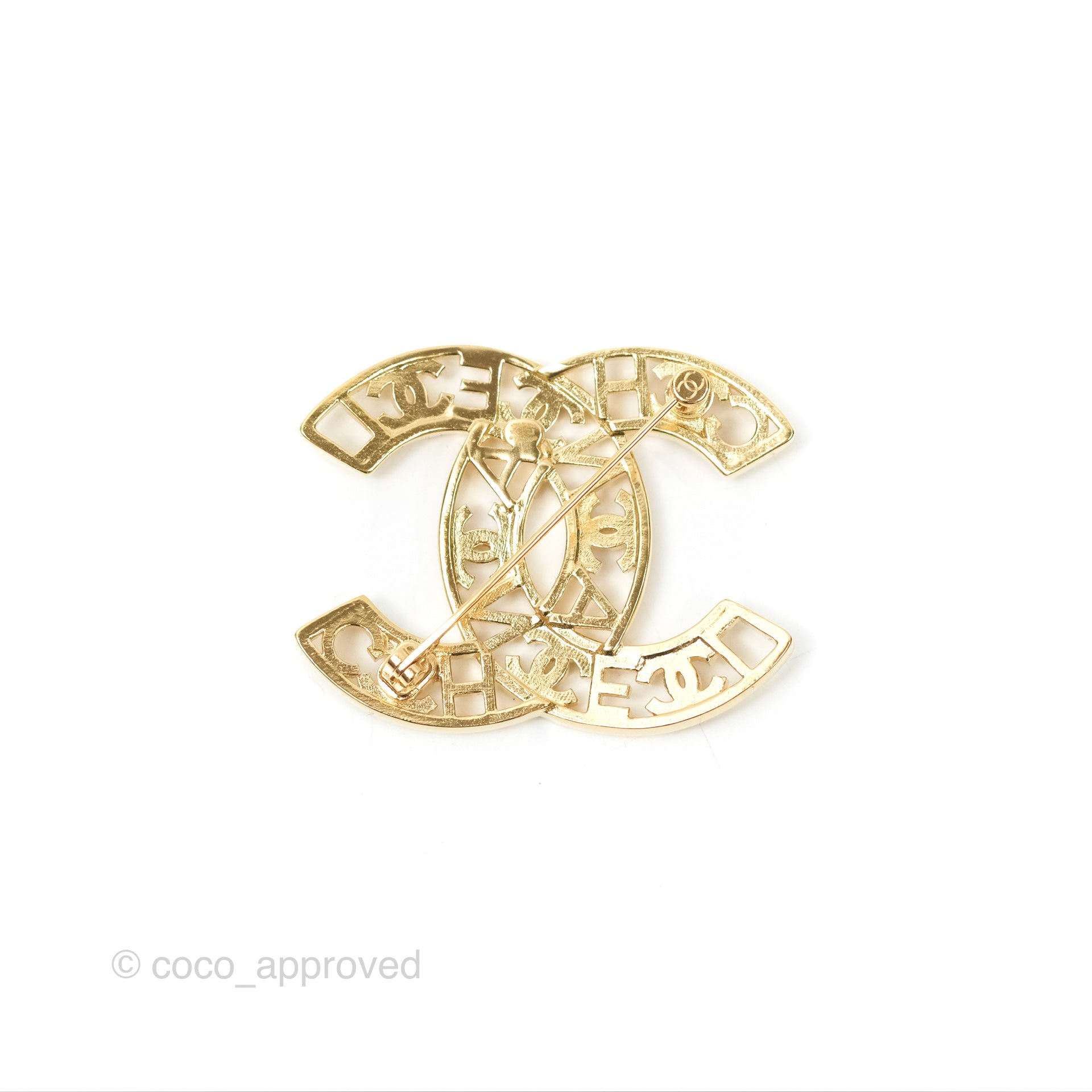 Chanel CC Logo Brooch Gold Tone 22A Collection - Elegant Luxury Pin for Women, Perfect for Blazers, Coats, Bags & Special Occasions