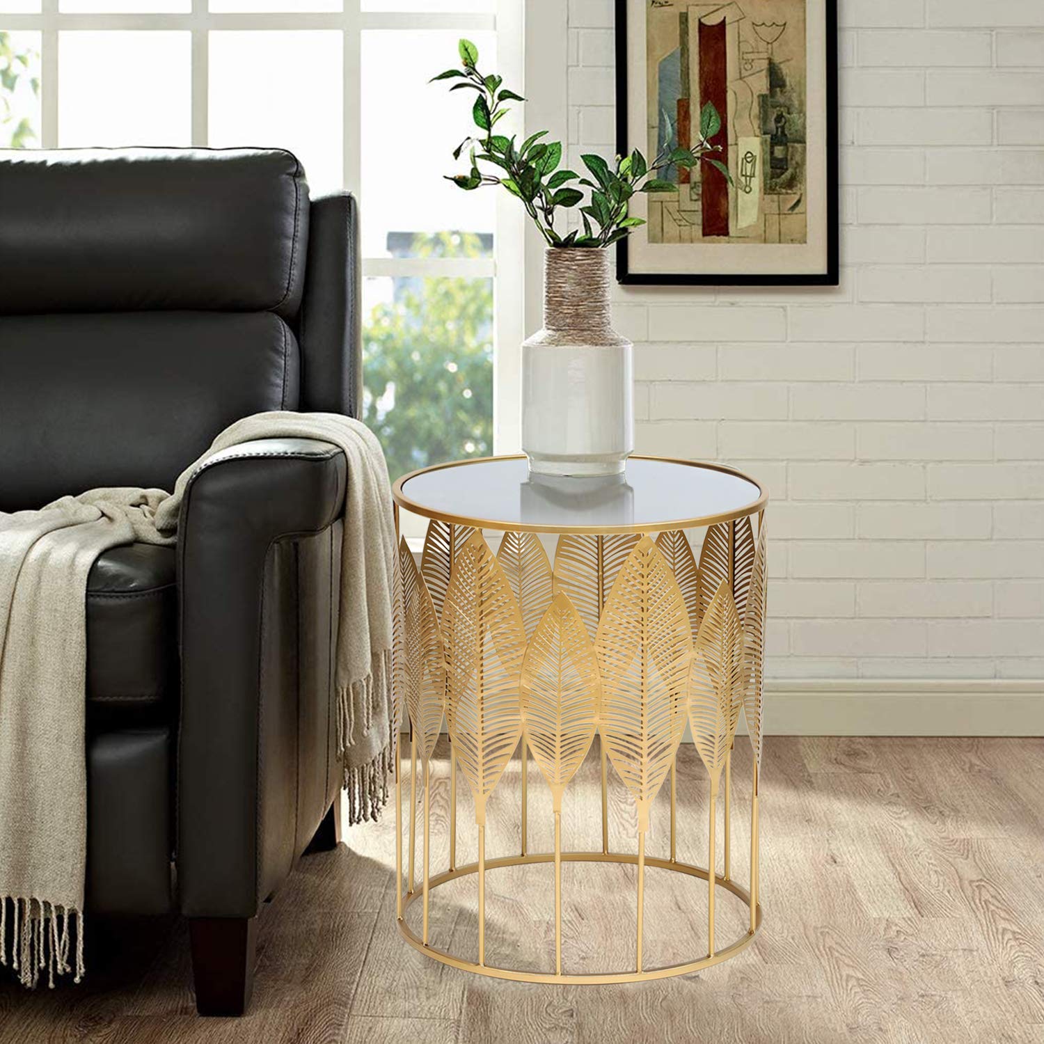 Set of 2 Gold Accent Round Nesting Side Tables - Metal End Tables for Living Room, Bedroom, Entryway - Indoor Outdoor Coffee Tables & Nightstands - Perfect for Small Spaces, Patio Decor, and Modern Home Furnishings