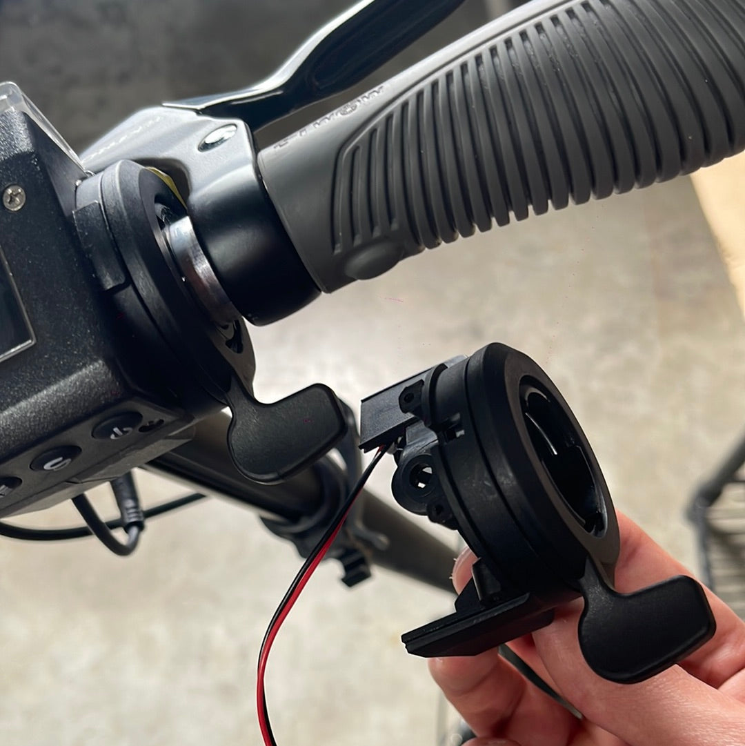 Universal Motorcycle Mosquito Throttle Lever & E-Brake Lever with Horn - Compatible with Most Bikes - Perfect for Off-Road, Street Riding & Commuting