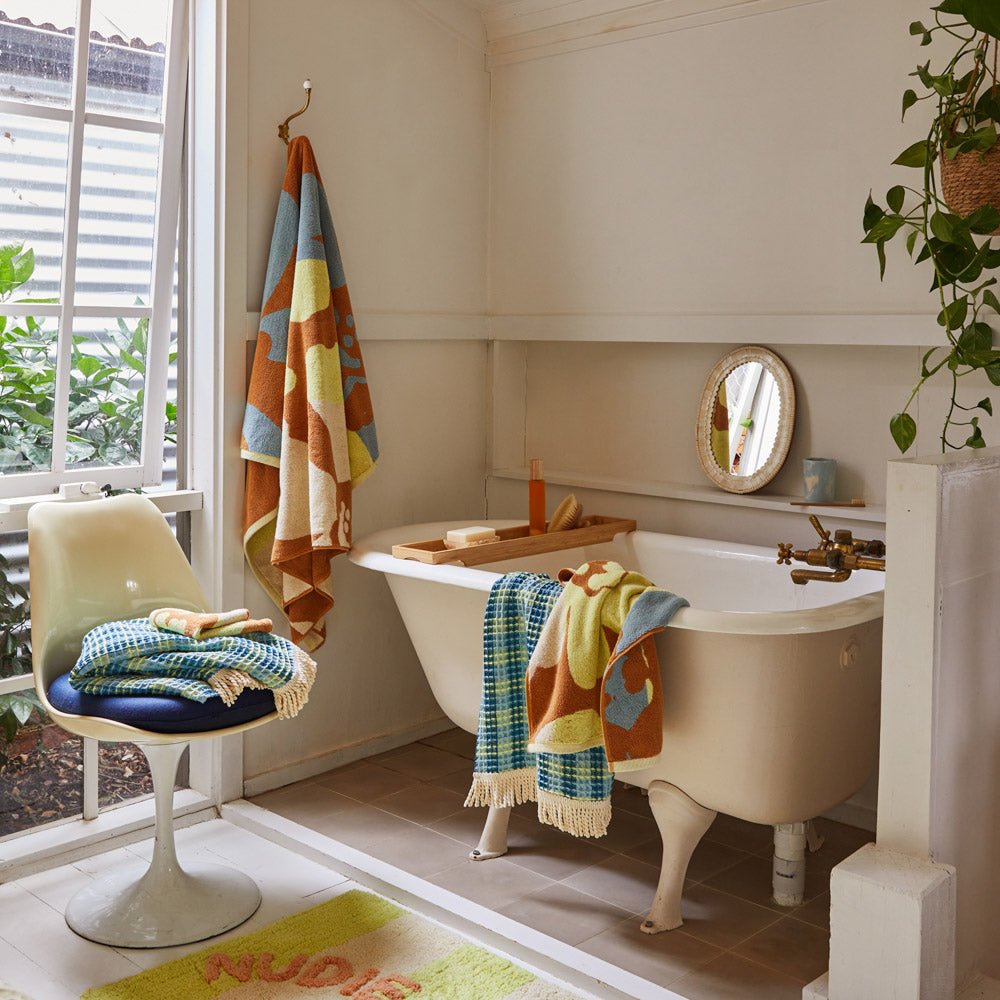 Manning Floral Bath Towel - Soft & Absorbent Cotton Fudge Towel for Spa, Beach & Home Use