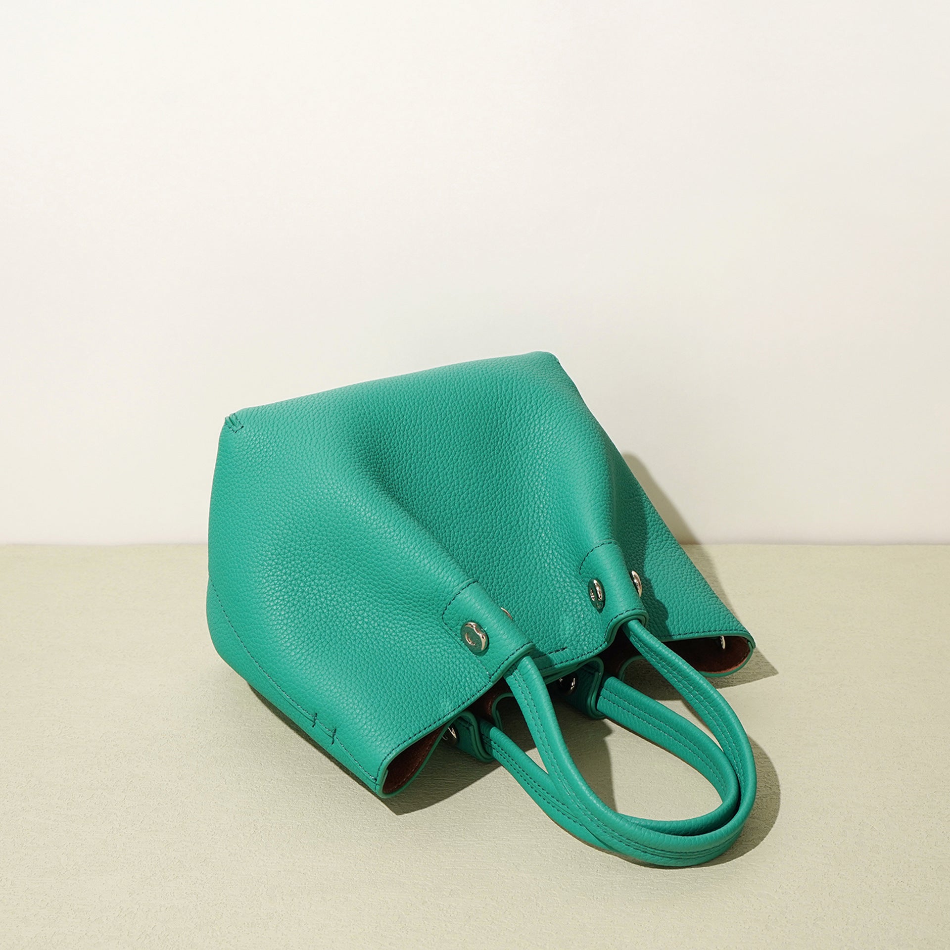 Luxury Genuine Leather Handbag for Women - Stylish & Durable Designer Tote Bag - Perfect for Work, Travel & Everyday Use