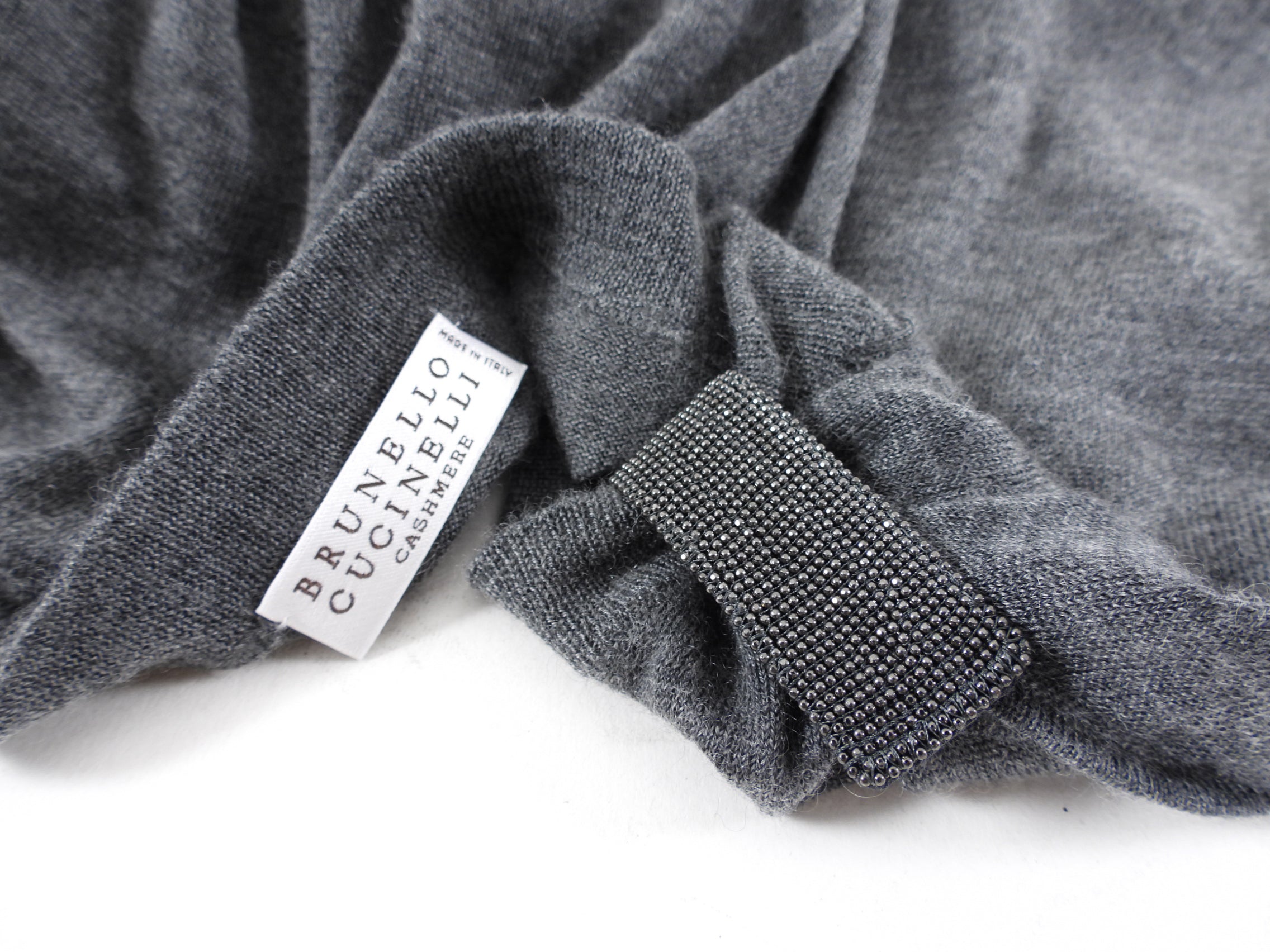 Brunello Cucinelli Grey One Shoulder Monili Knit Top for Women - Elegant Casual Wear for Evening Parties & Date Nights