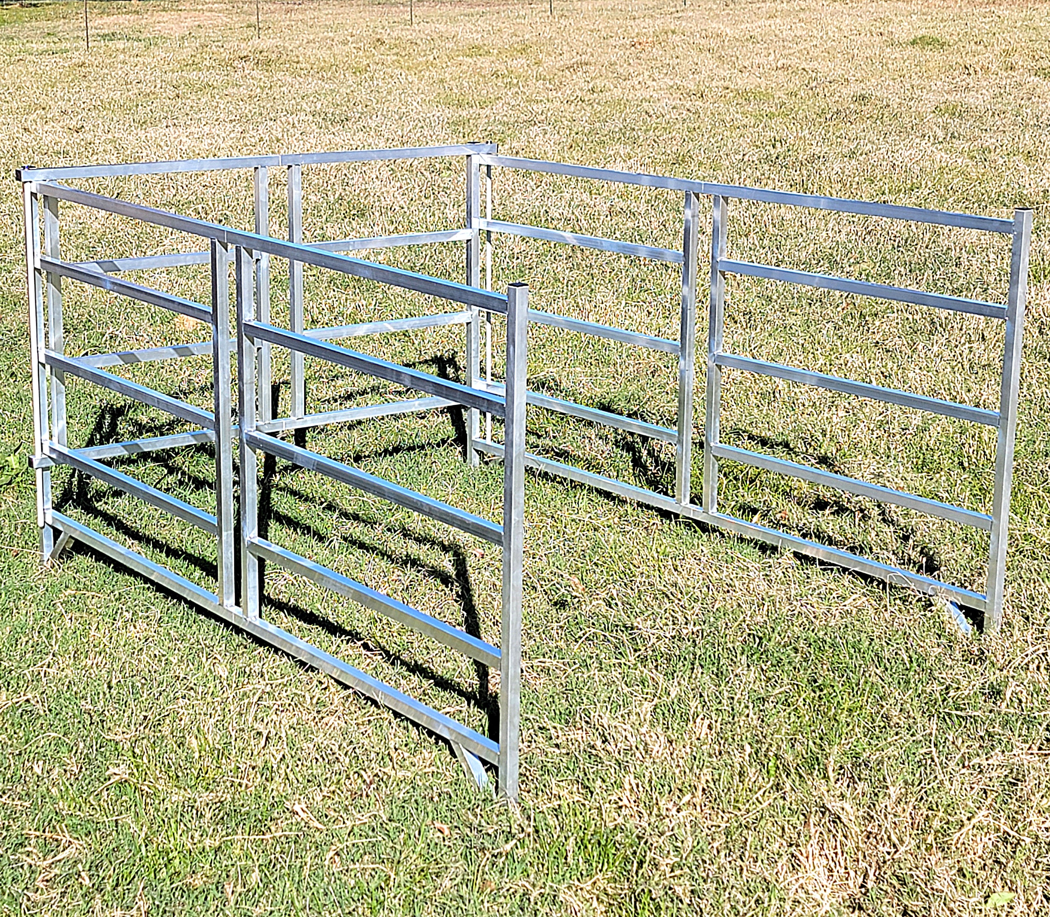 Collapsible Aluminum Round Hay Feeder for Sheep, Goats, Llamas & Alpacas - Fits 4x4, 4x5 & 4x6 Bales - Durable Portable Feed Trough for Pasture, Barn & Farm Use