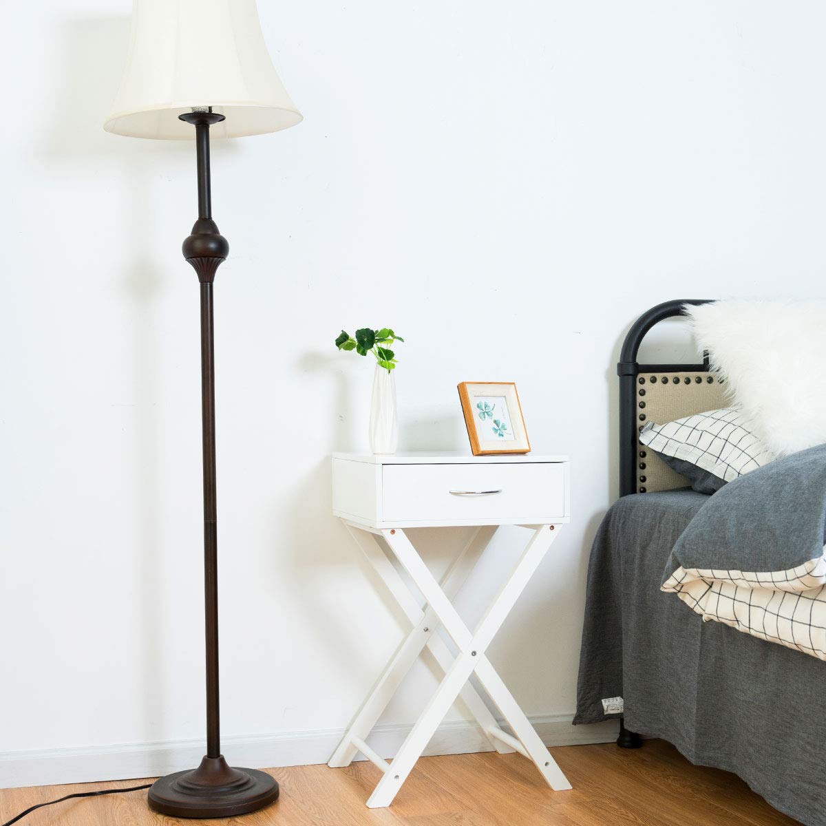 Giantex White X-Shaped Nightstand with Drawer - Modern Accent End Table for Bedroom, Living Room & Sofa Side | Compact Storage Solution for Small Spaces, Apartment Essentials & Home Decor