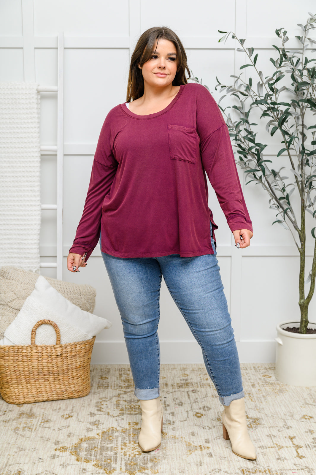 Stylish Burgundy Long Sleeve Knit Top with Pocket - Perfect for Fall Layering & Casual Outfits