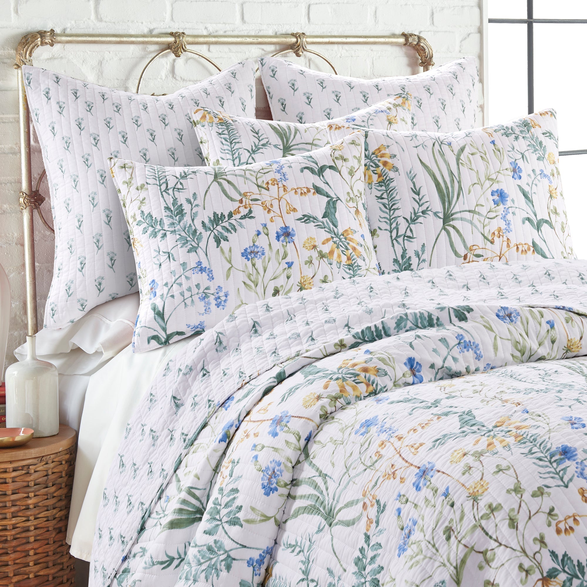 Apolonia Luxury Quilt Set - Queen Size Bedding, Soft Microfiber Comforter with Matching Pillow Shams - Perfect for Master Bedroom, Guest Room & Cozy Home Decor