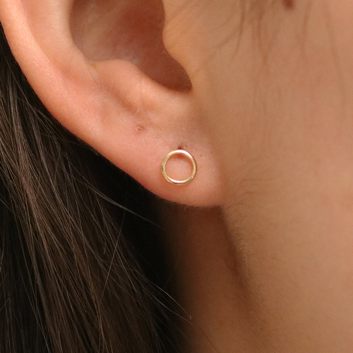 Minimalist Gold Circle Stud Earrings for Women - Hypoallergenic Small Hoop Earrings for Everyday Wear | Perfect for Work, Date Night & Casual Outfits