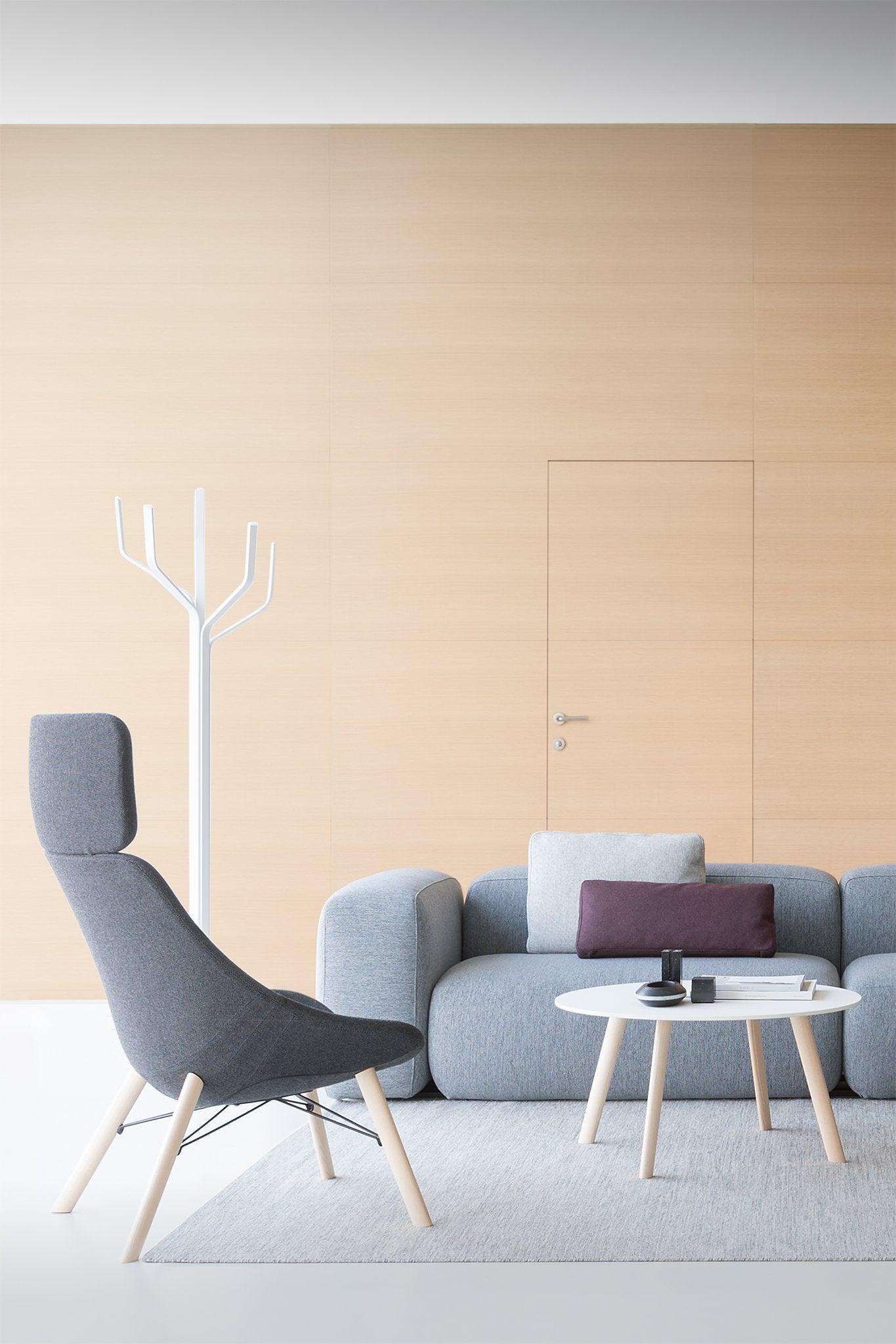 Lapalma Auki S115P Modern Lounge Chair - Mid-Century Design, Ergonomic Comfort for Living Room, Office & Lounge Areas - Perfect for Relaxing, Reading & Entertaining Guests