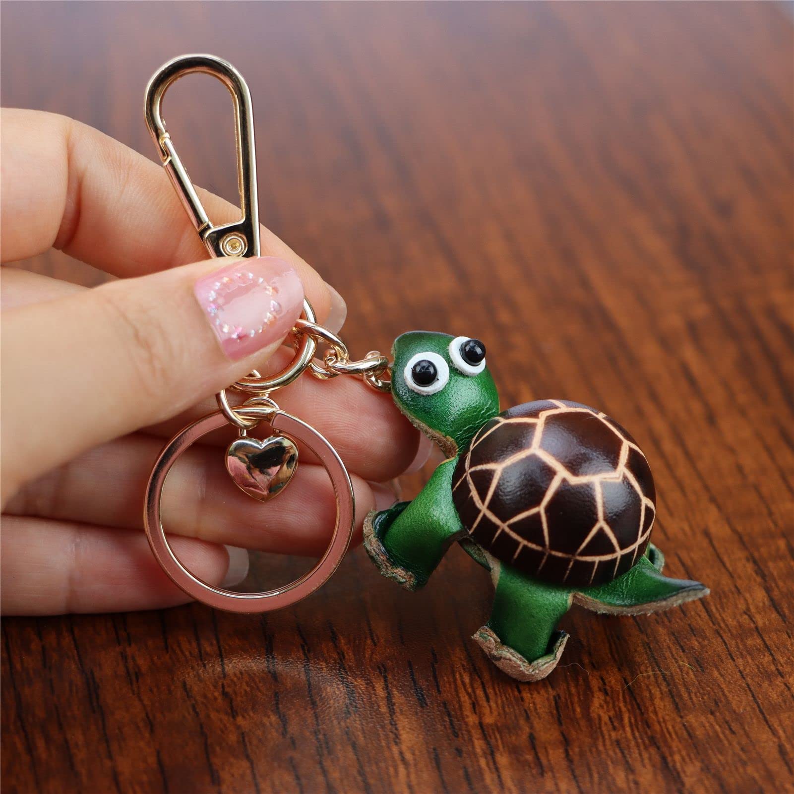 Handmade Cowhide Turtle Keychain for Men & Women - Cute Small Gift for Backpack, Purse, or Keys - Perfect for Travel, Gifts, and Everyday Use