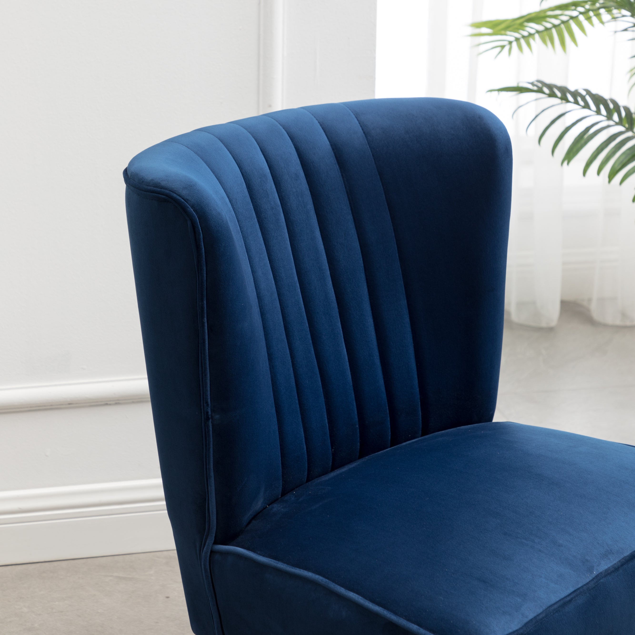Roundhill Furniture Elon Contemporary Velvet Upholstered Accent Chair - Modern Lounge Chair for Living Room, Bedroom & Office - Soft Velvet Fabric with Sturdy Wooden Legs - Perfect for Reading Nook, Guest Seating or Home Decor