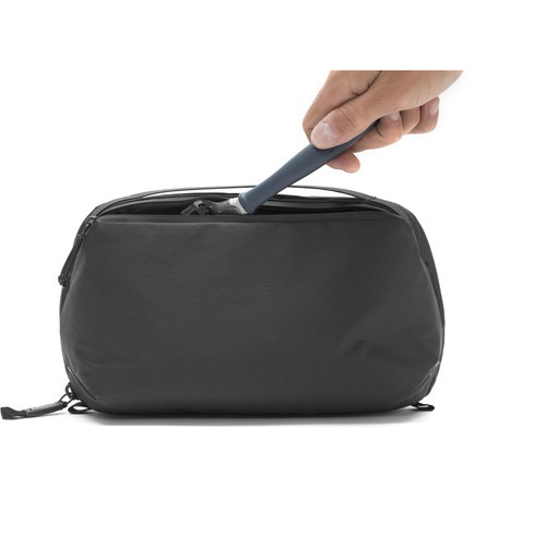 Peak Design Travel Wash Pouch - Waterproof Toiletry Bag for Men & Women | Compact Organizer for Shampoo, Toothbrush & Cosmetics | Perfect for Camping, Gym & Air Travel (Black)