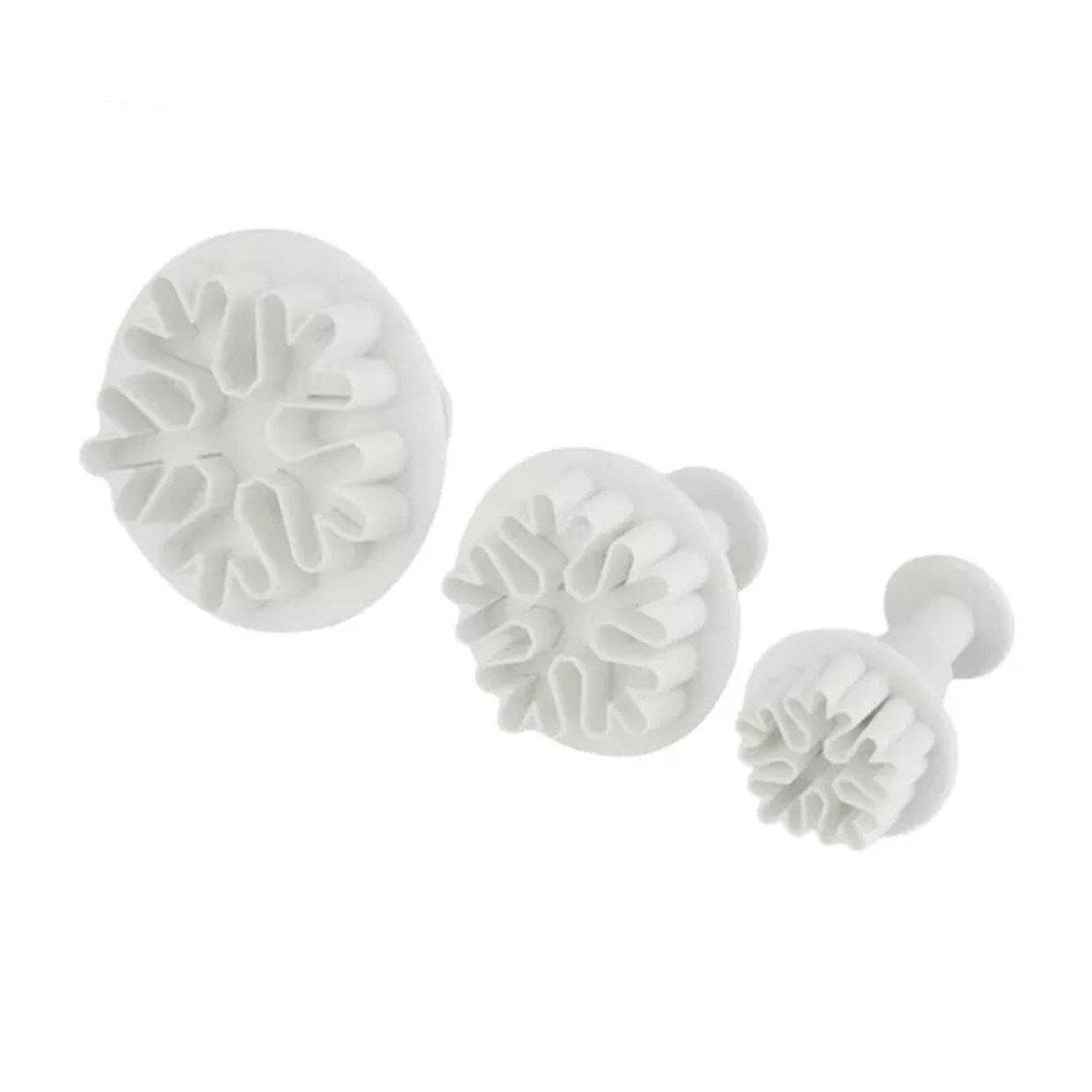 3-Piece Chunky Snowflake Cookie Cutters Set - Stainless Steel Winter Holiday Baking Decorations for Christmas Cookies, Gingerbread, and DIY Crafts | Perfect for Holiday Parties, Gift Giving, and Family Baking Fun