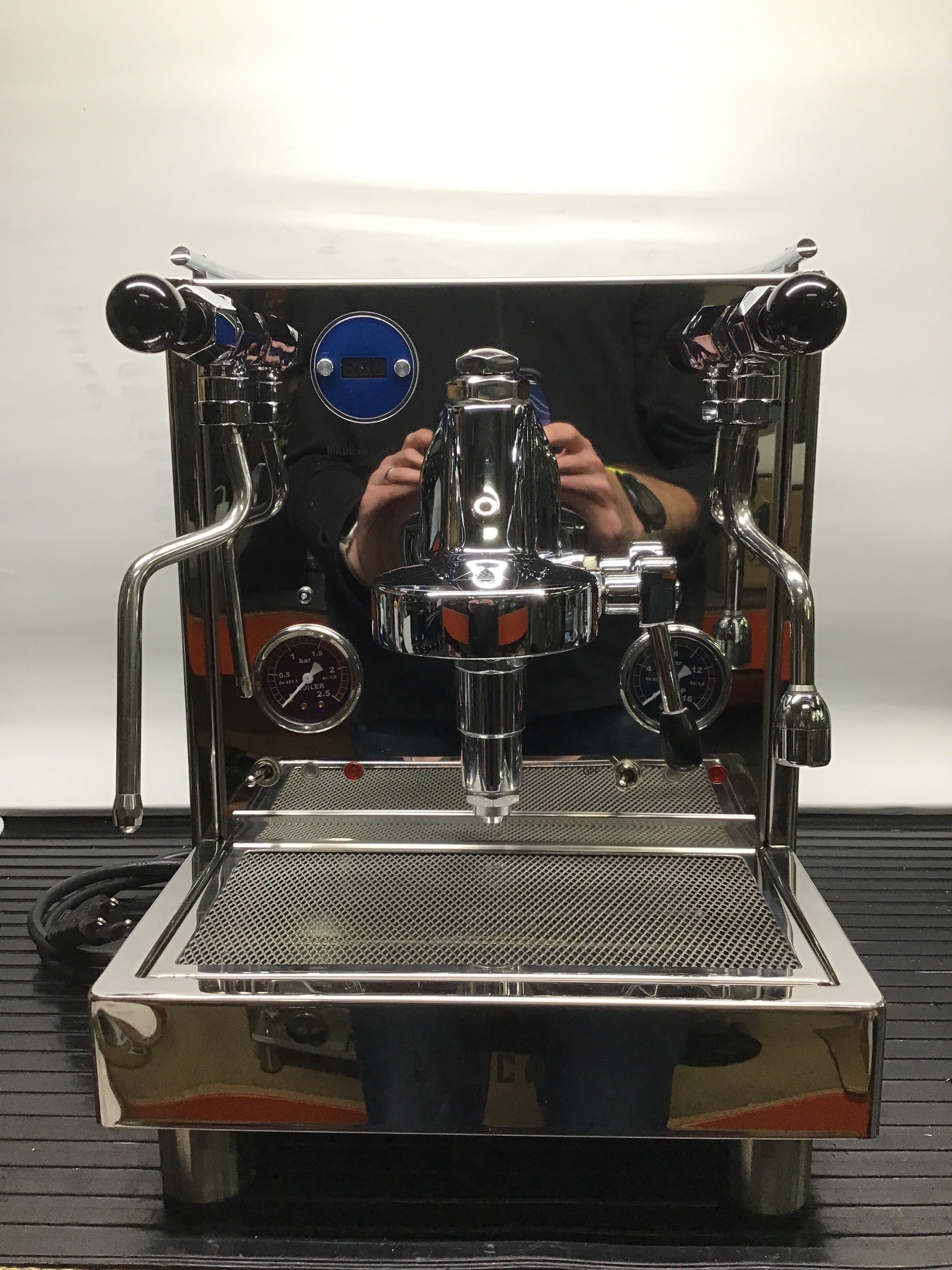 Certified Pre-Owned LUCCA M58 V2 Espresso Machine (Model 3141) - Professional Coffee Maker for Home & Cafe Use