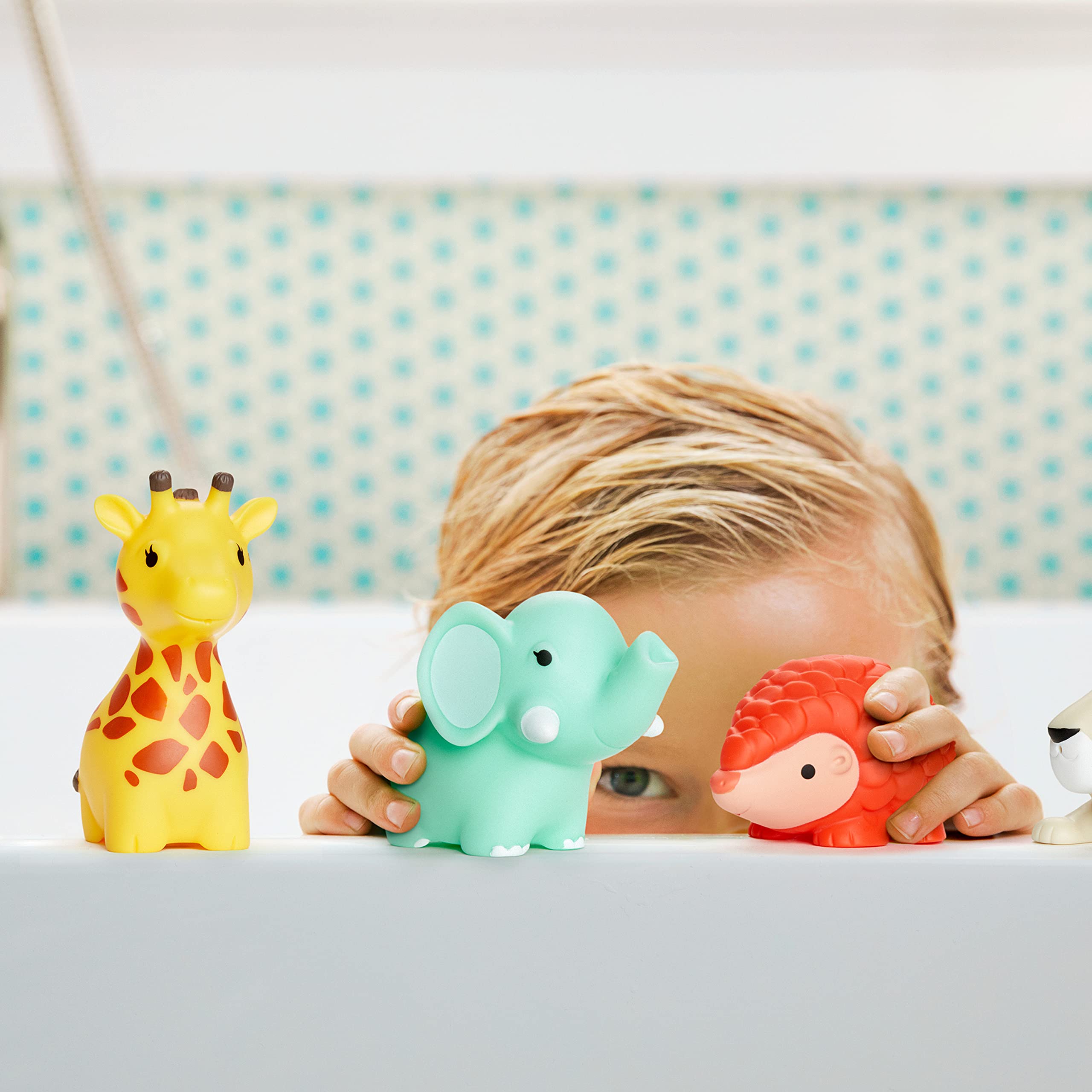 Munchkin® Wild Animal Bath Toy Set - 8 Pack Squirting Bath Toys with Scoop for Kids | Fun Bathtime Play for Toddlers & Infants